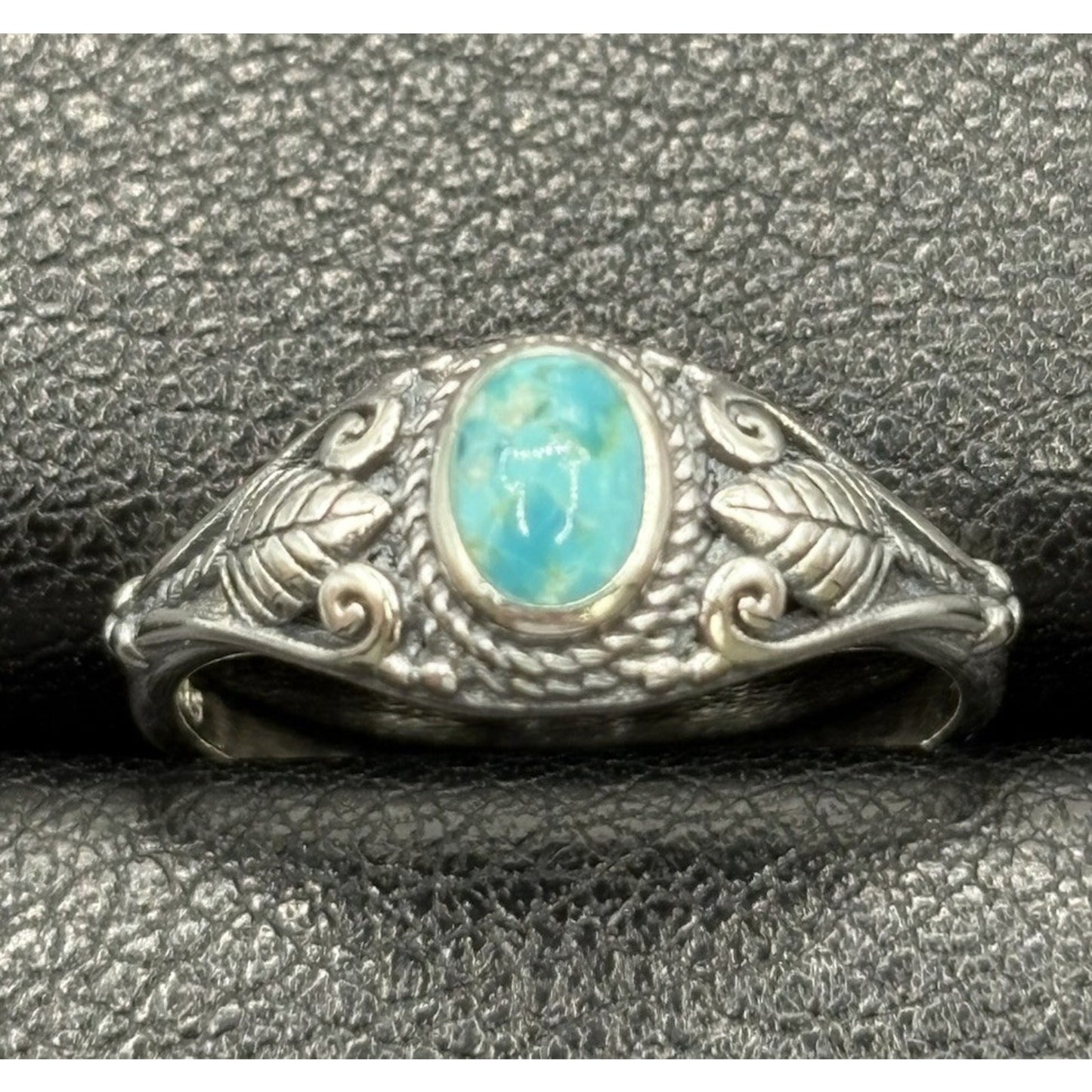 New Condition Sterling Silver Dainty Turquoise Ring Size 6