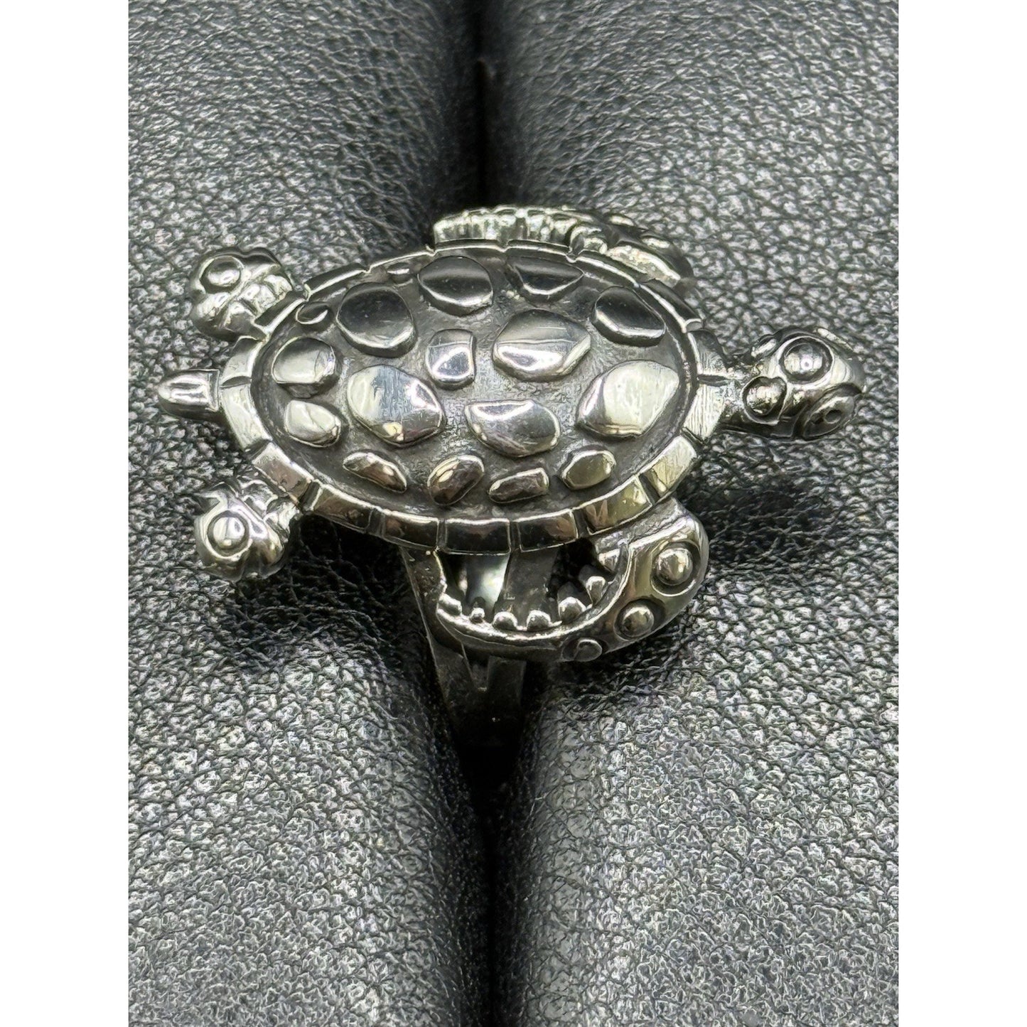 New Condition Sterling Silver Sea Turtle Ring Size 7.00