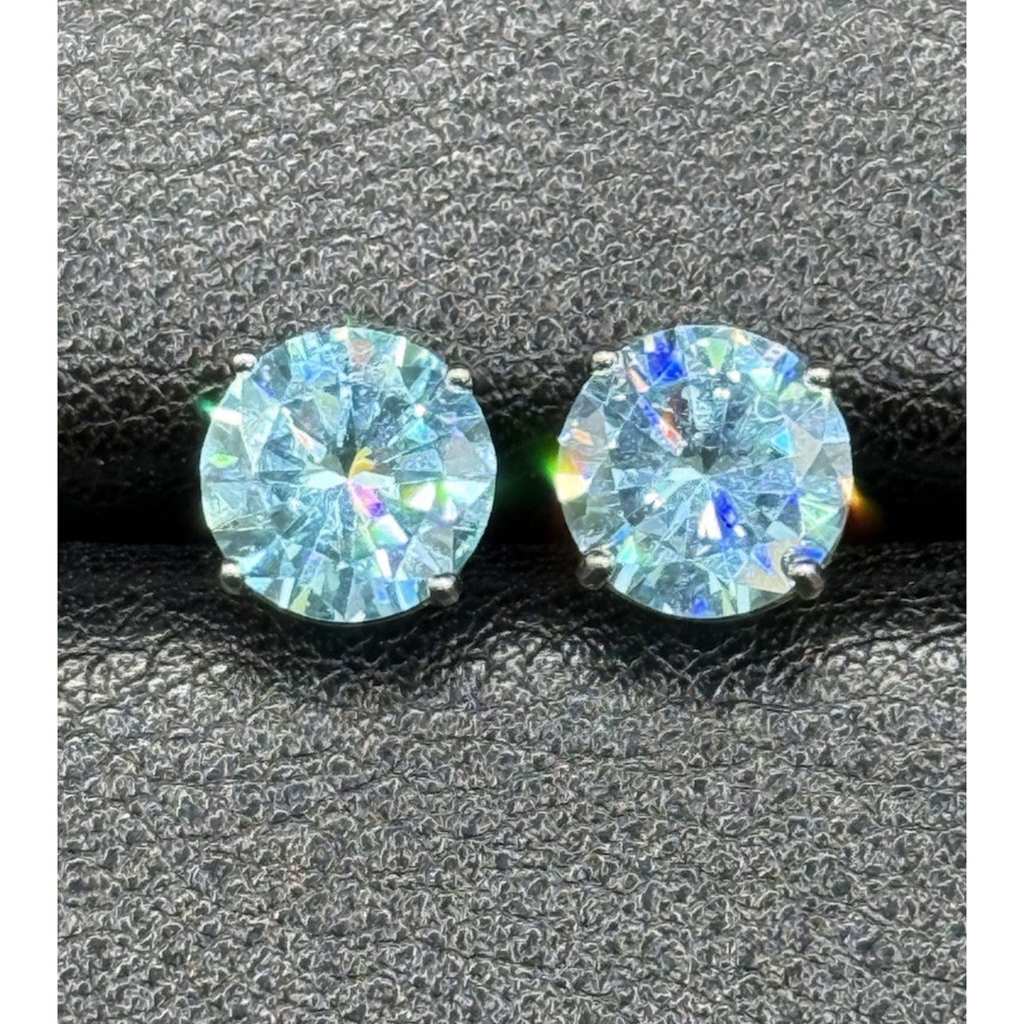 EUC Blue Cubic Zirconia Sterling Silver 4 ctw Stud Earrings 925 P10