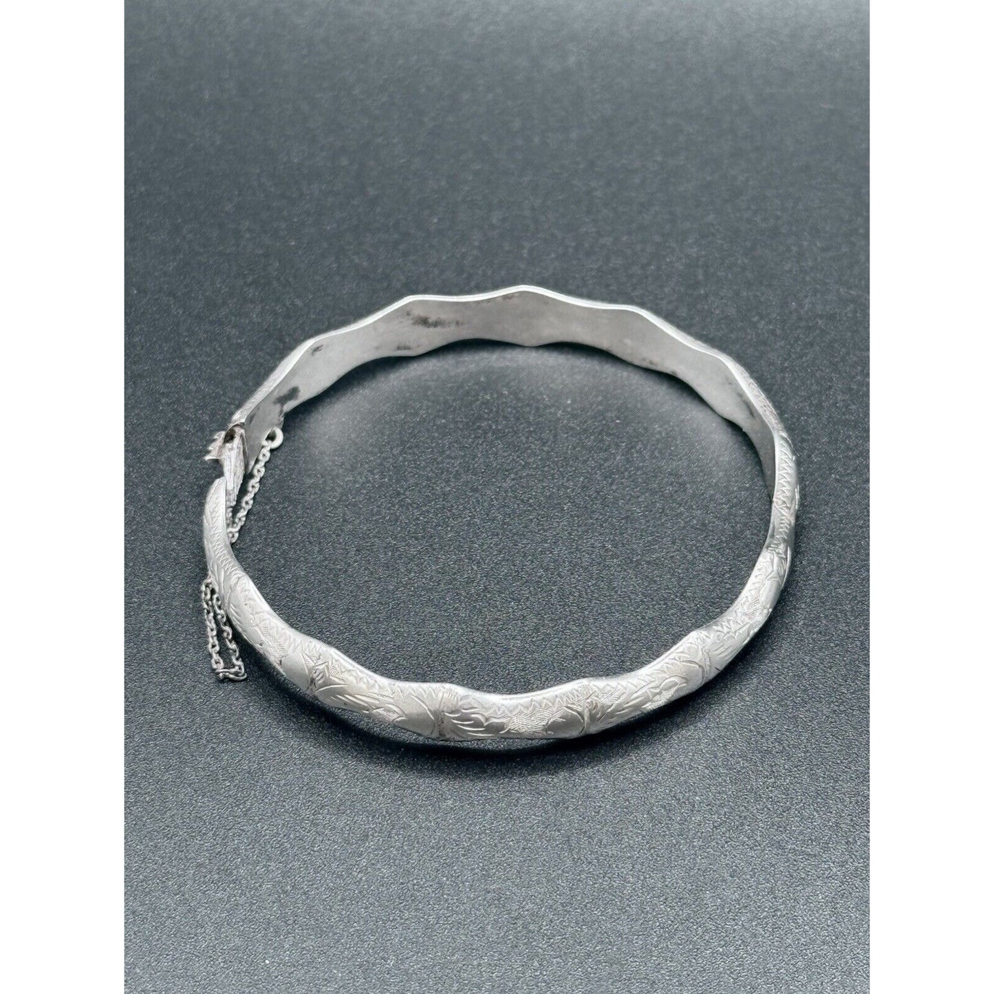 Vintage Sterling Silver Scalloped Hinged Bangle 925 12 Grams M27