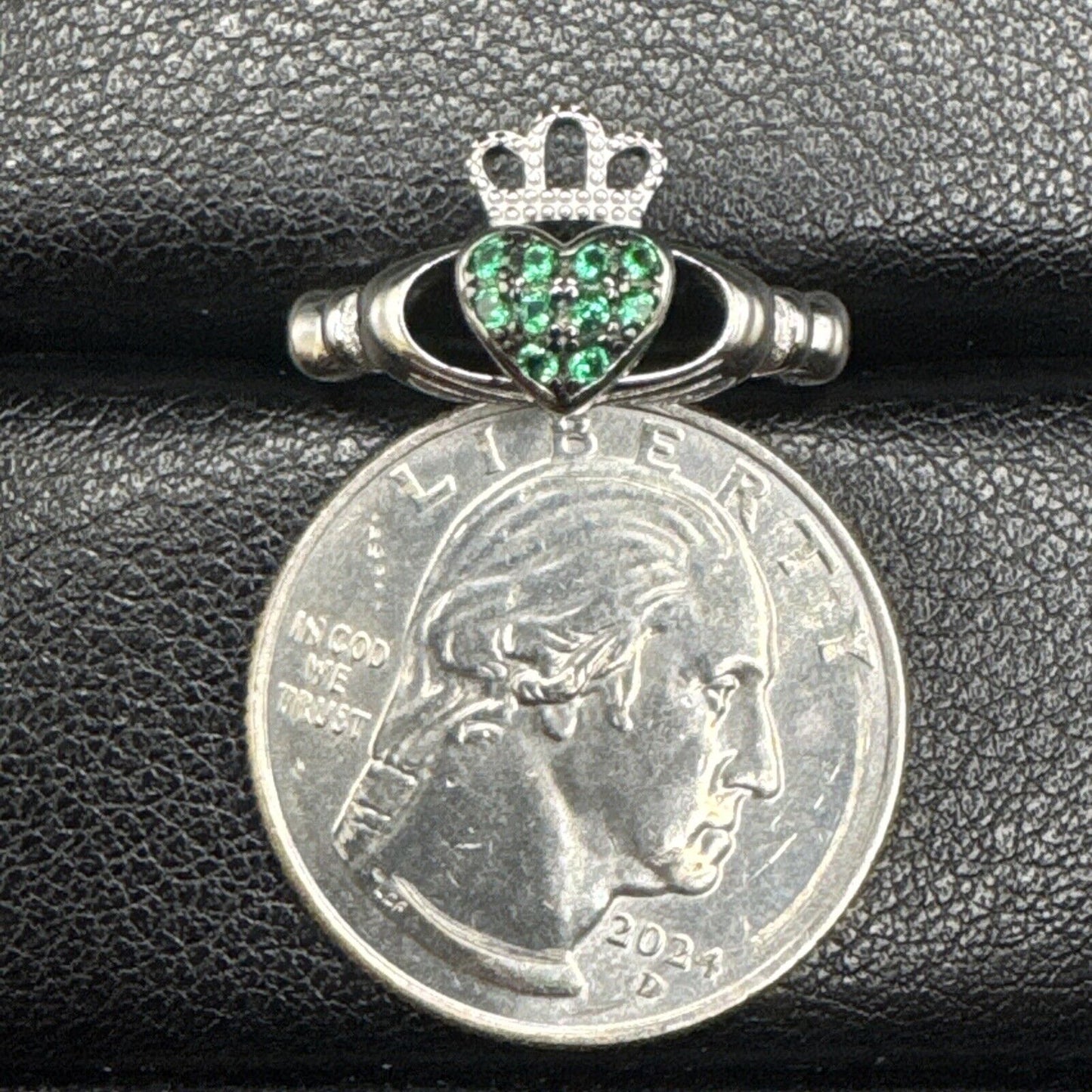 New Condition Sterling Silver Green CZ Claddagh Ring 925 Size 7