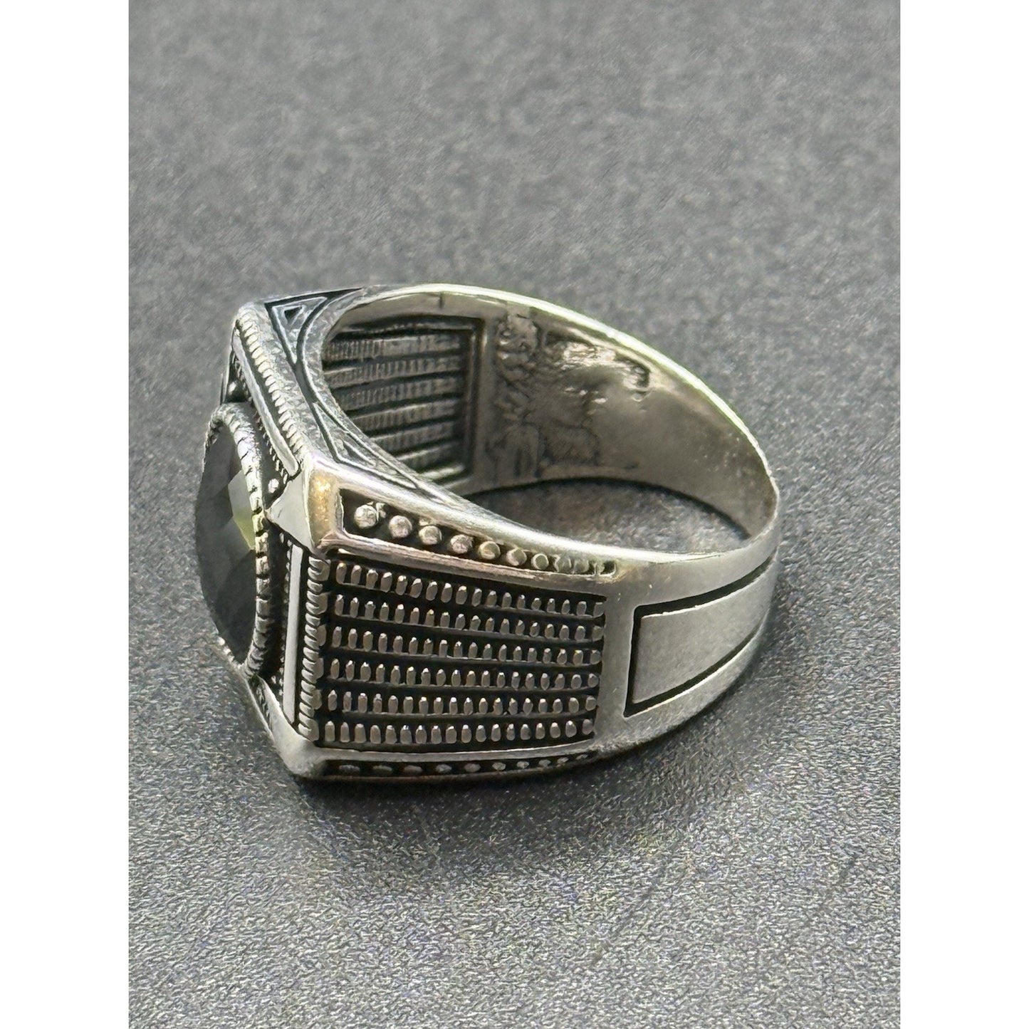 New Condition Sterling Silver Heavy Faceted Onyx Gents Ring Size 10.00
