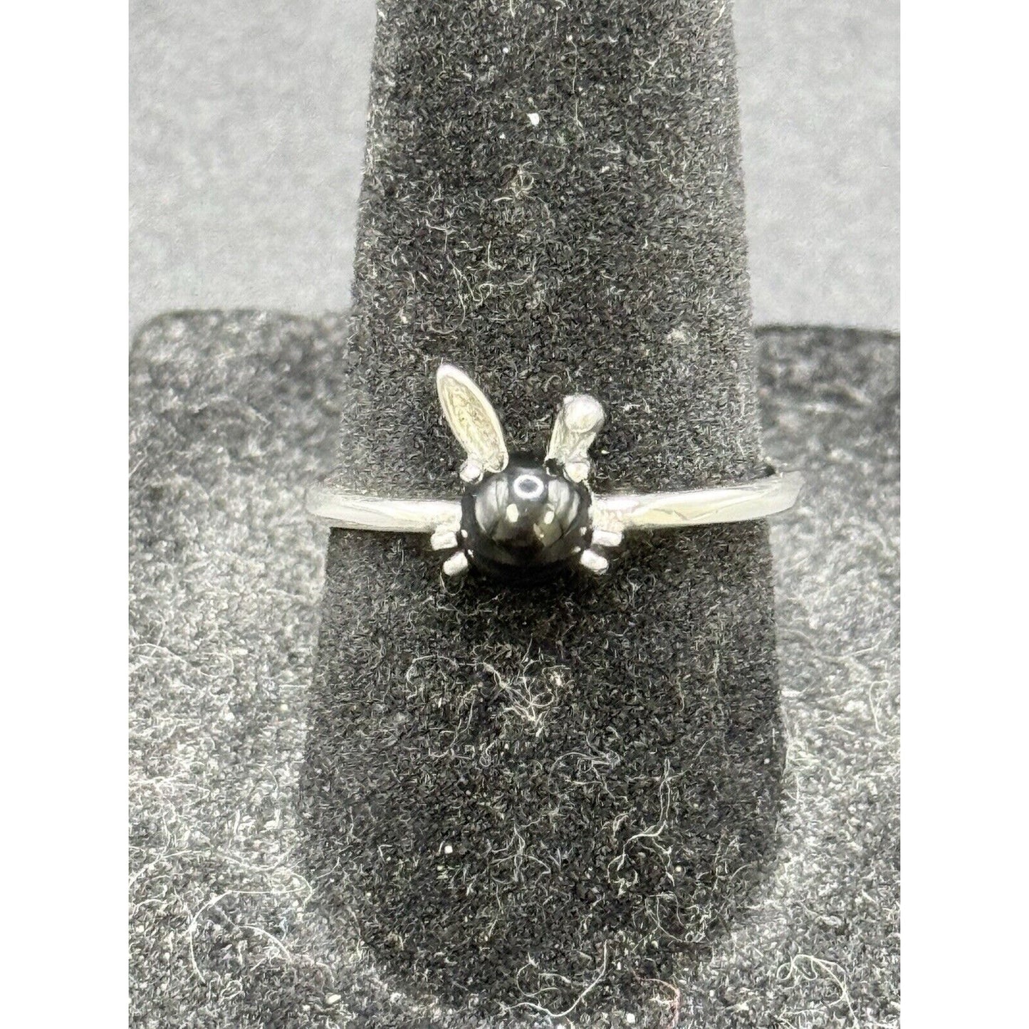 New Condition Sterling Silver Bunny Rabbit Genuine Onyx Ring Size 7.00