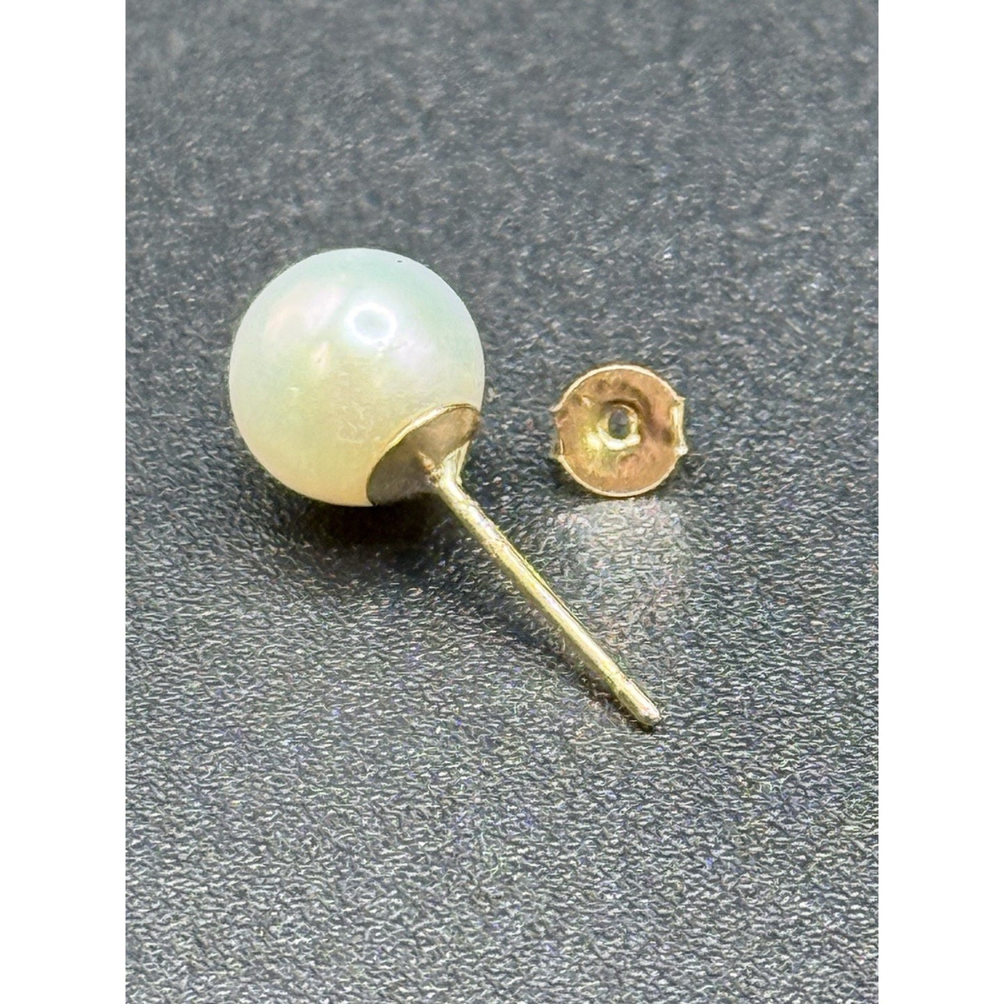 New Condition 14k Gold 6MM Genuine Pearl Stud Earrings