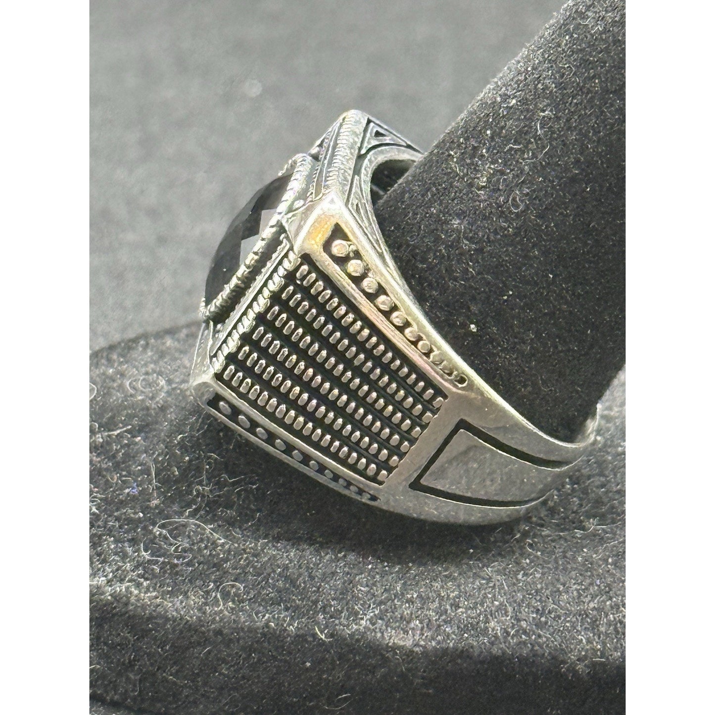 New Condition Sterling Silver Heavy Faceted Onyx Gents Ring Size 10.00