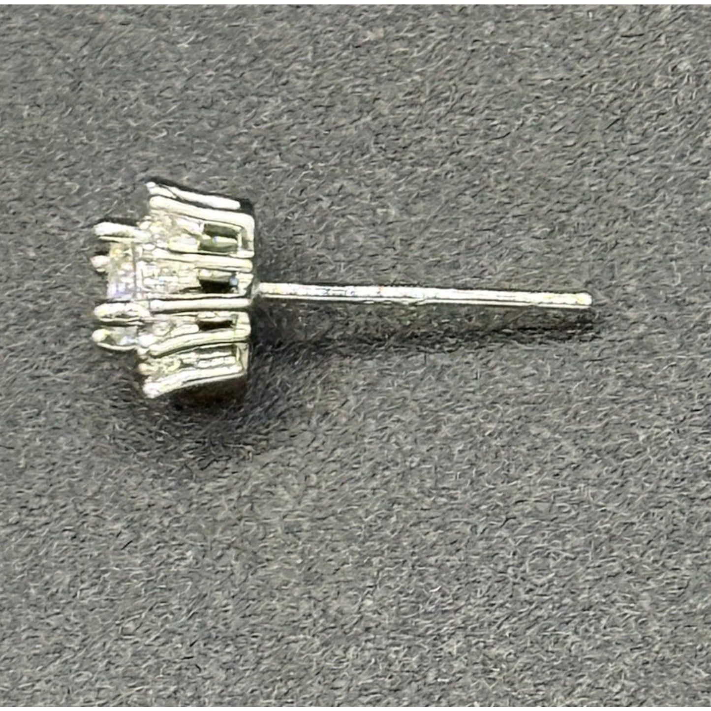 New Condition Sterling Silver Moissanite Starburst Stud Earrings 925