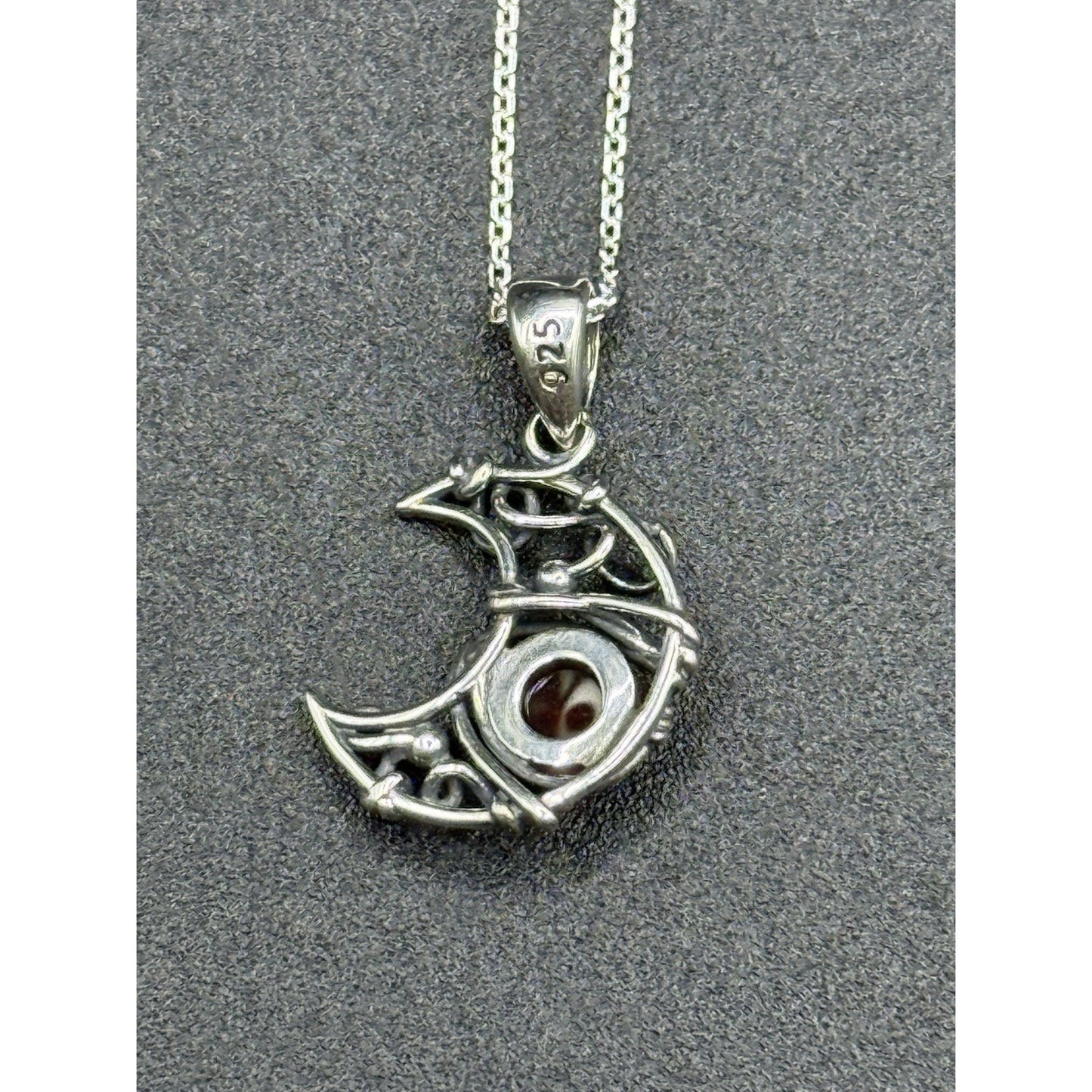 18” New Condition Sterling Silver Genuine Garnet Crescent Moon Pendant Necklace