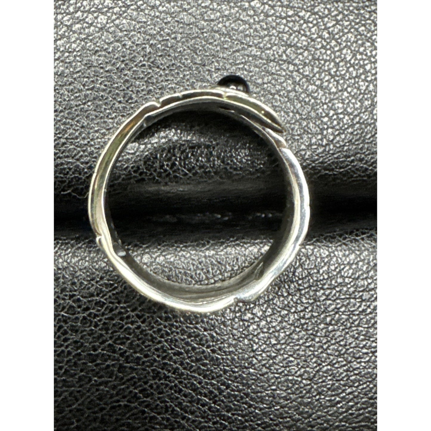New Condition Sterling Silver Onyx Feather Ring 925 Size 7