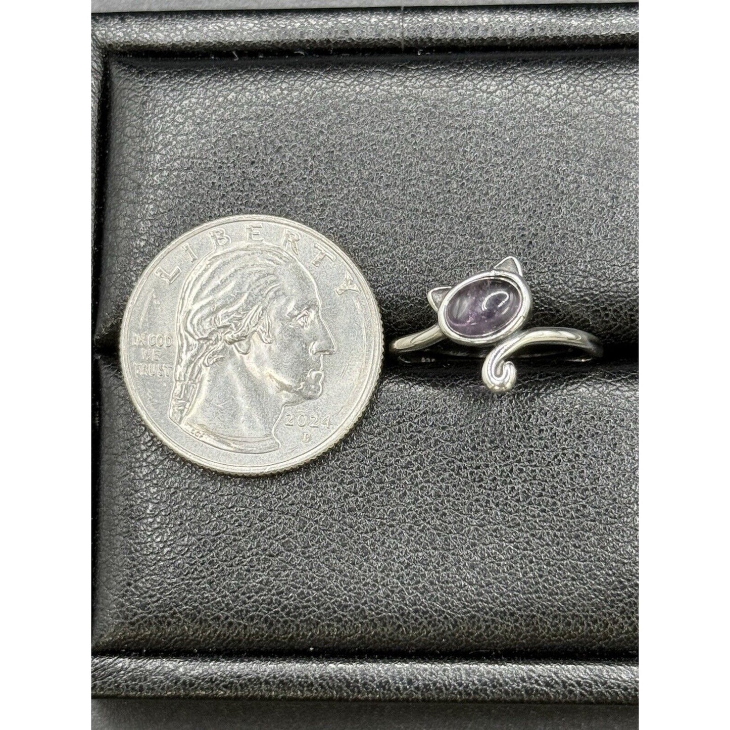New Condition Sterling Silver Genuine Amethyst Cat Ring Size 7.00