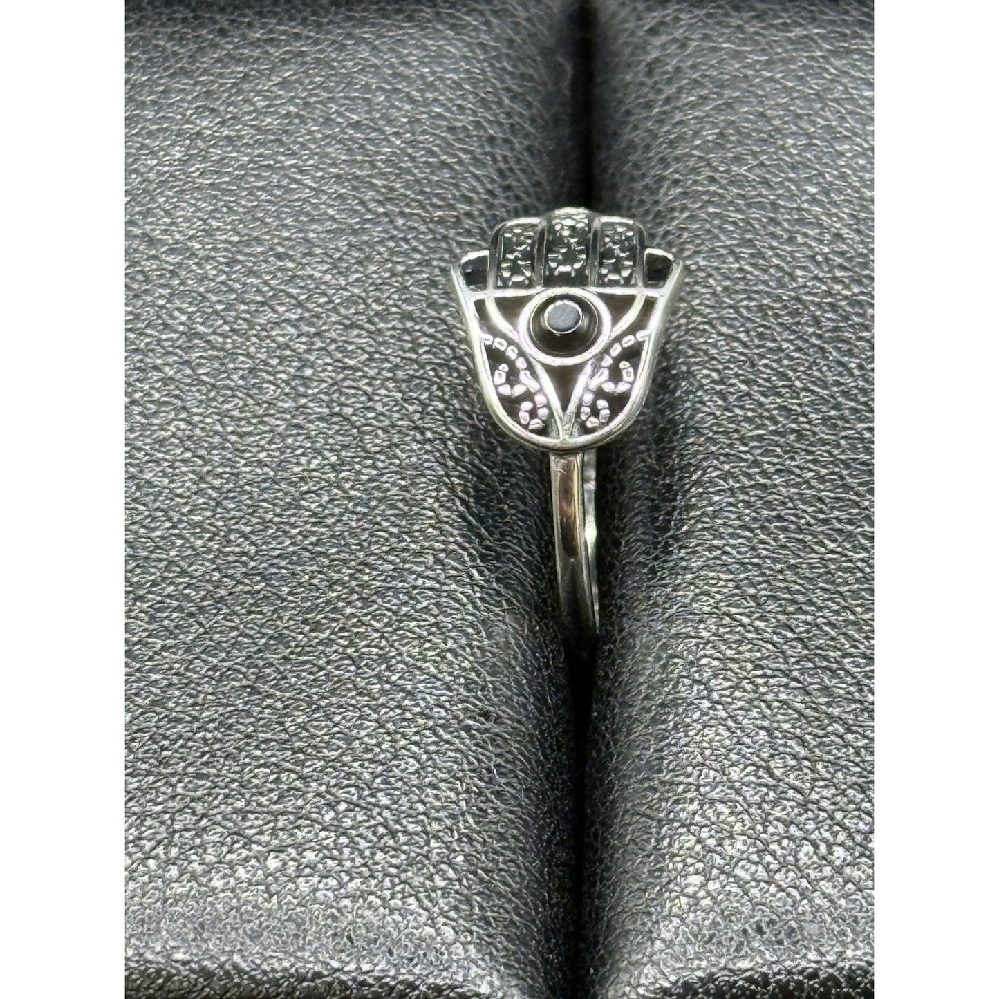 New Condition Sterling Silver Genuine Onyx Hansa Ring Size 7.00