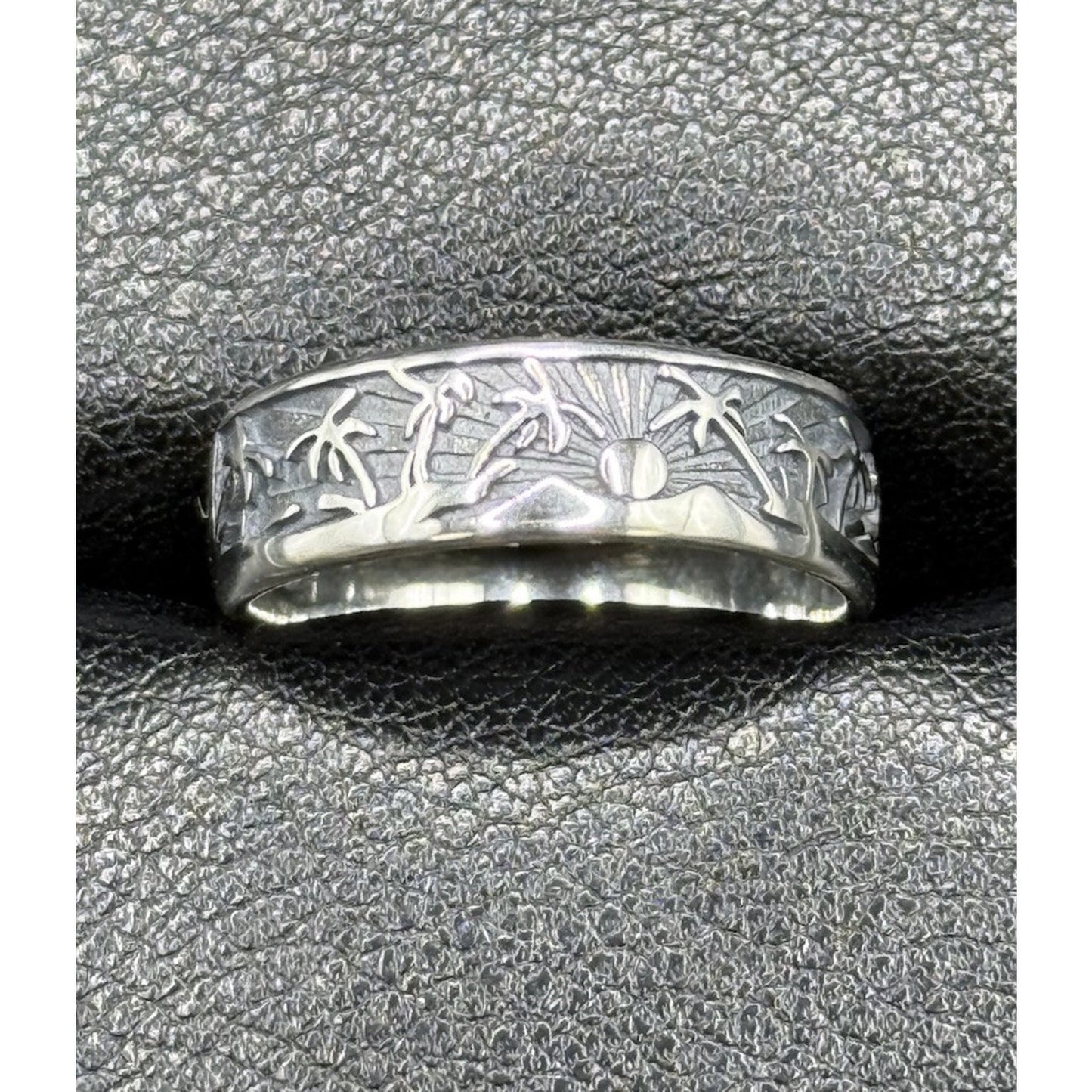 New Condition Sterling Silver Palm Trees Beach Ring Size 6.50 P7