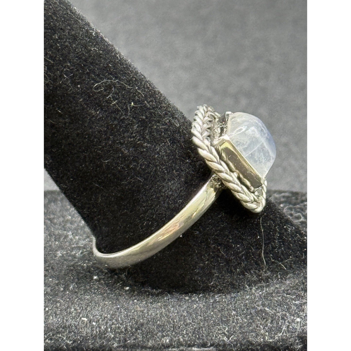 EUC Sterling Silver Square Genuine Moonstone Ring Size 7.00 P18