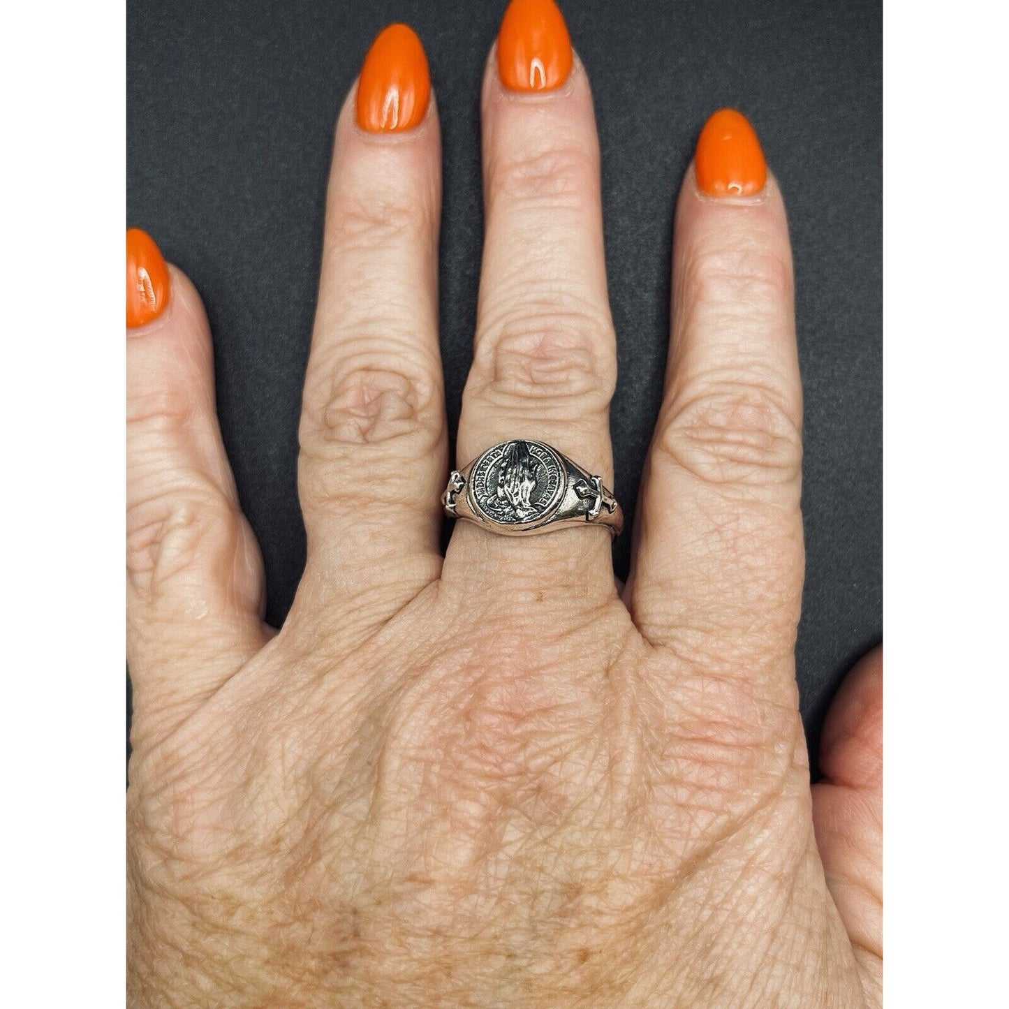New Condition Sterling Silver Praying Hands Ring Size 10.00 925