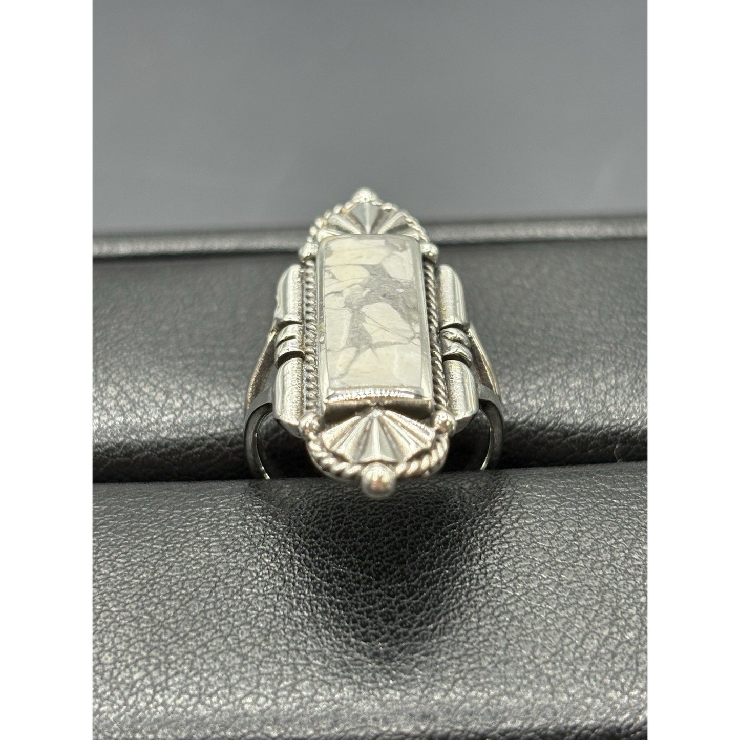 New Condition White Buffalo Sterling Silver Ring Size 6