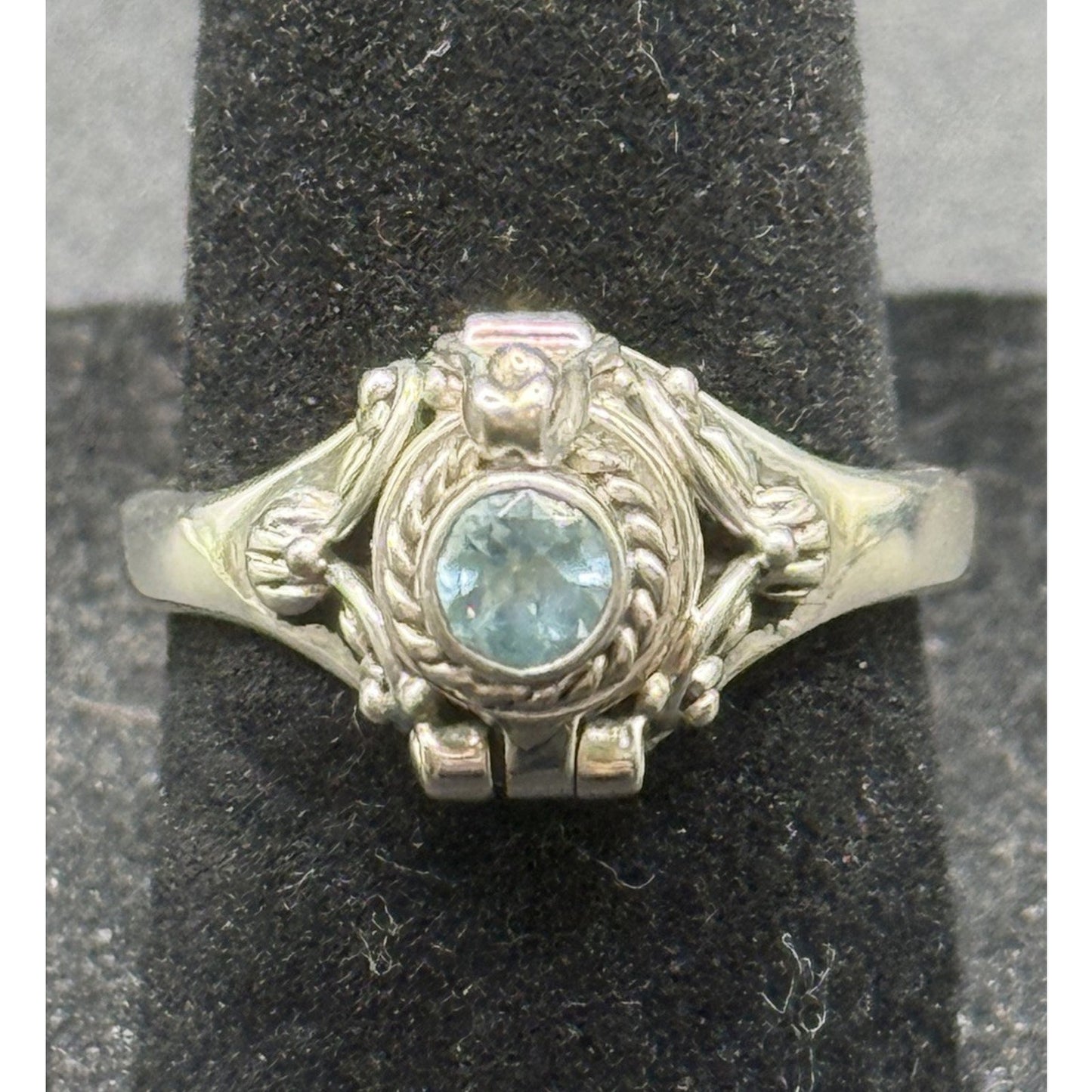 New Condition Sterling Silver Genuine Topaz Poison Ring Size 7.00