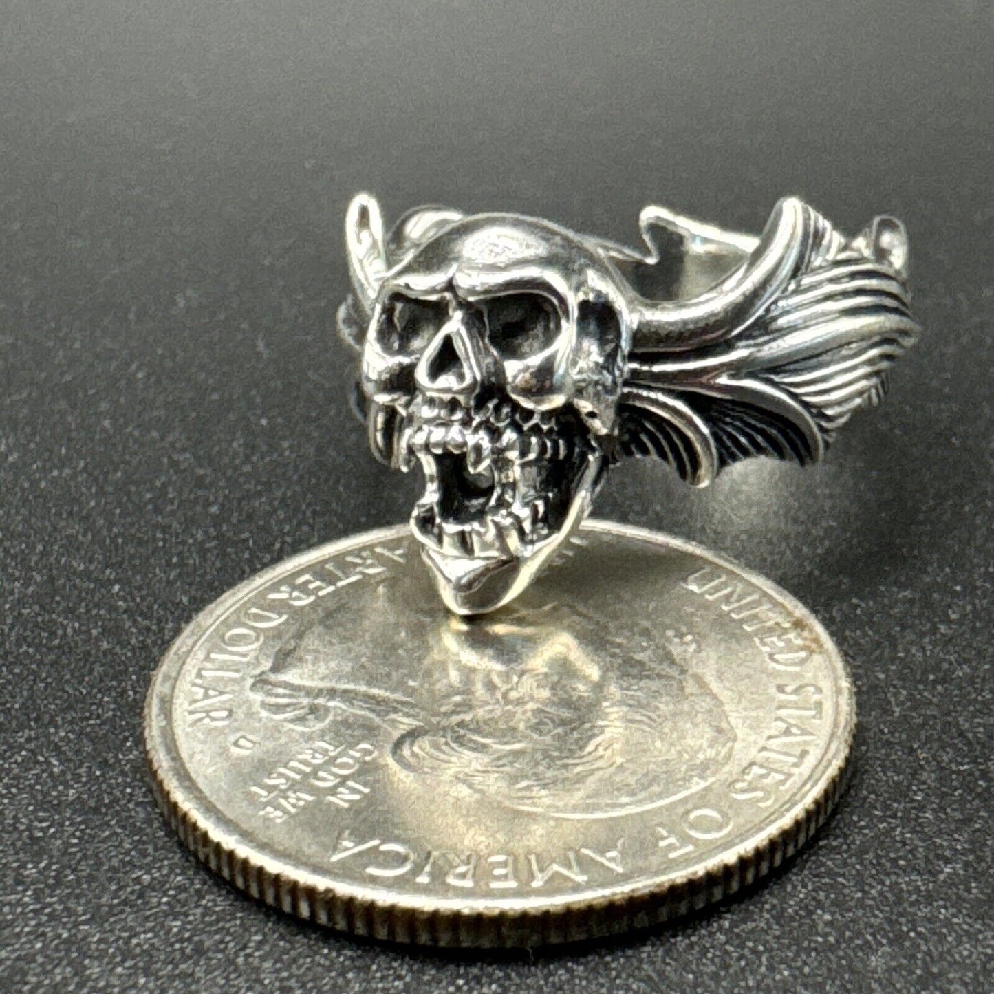 EUC Sterling Silver Screaming Vampire Bat Wings Skull Ring Size 8.50