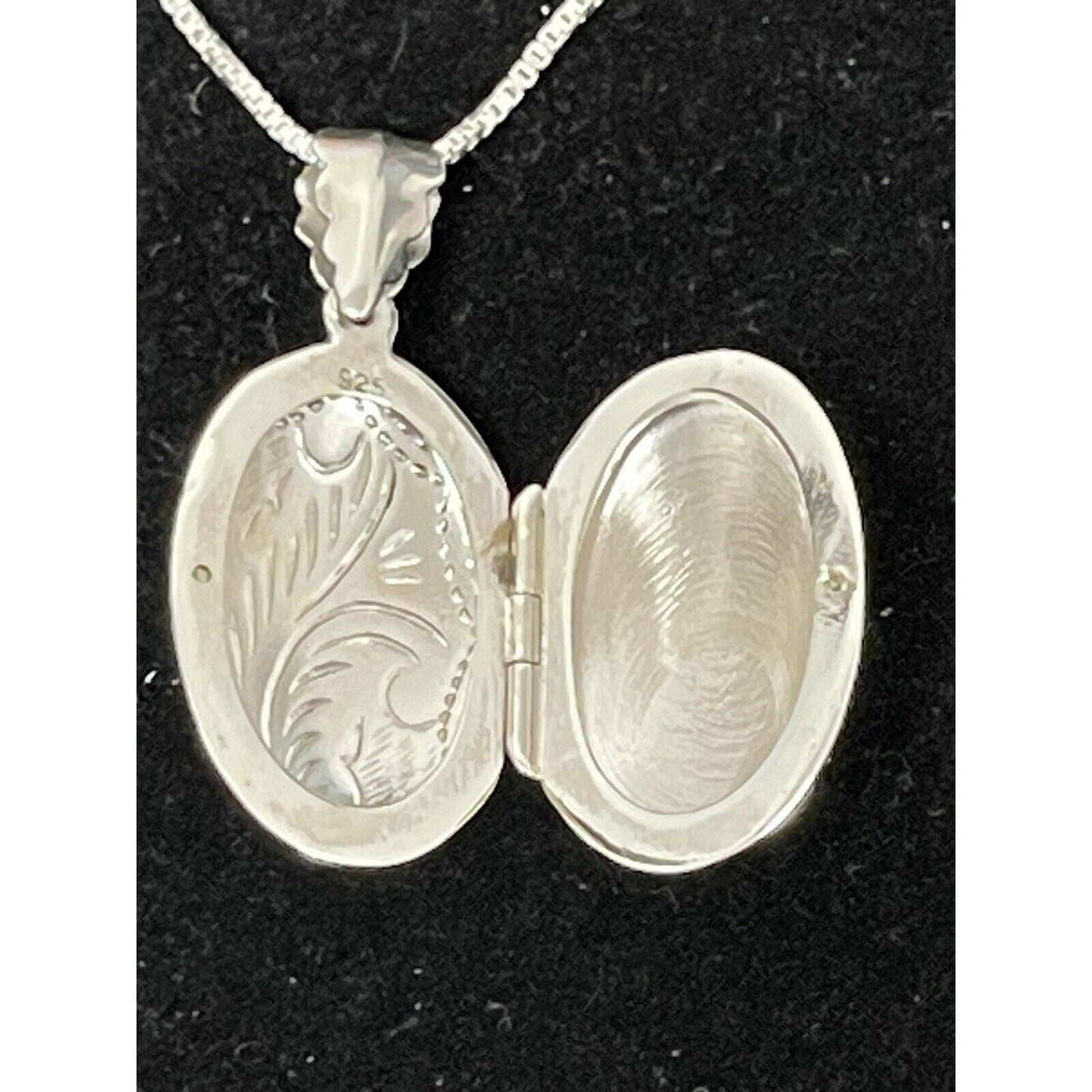 20” Sterling Silver Floral Locket Pendant Necklace 23x19MM New Condition