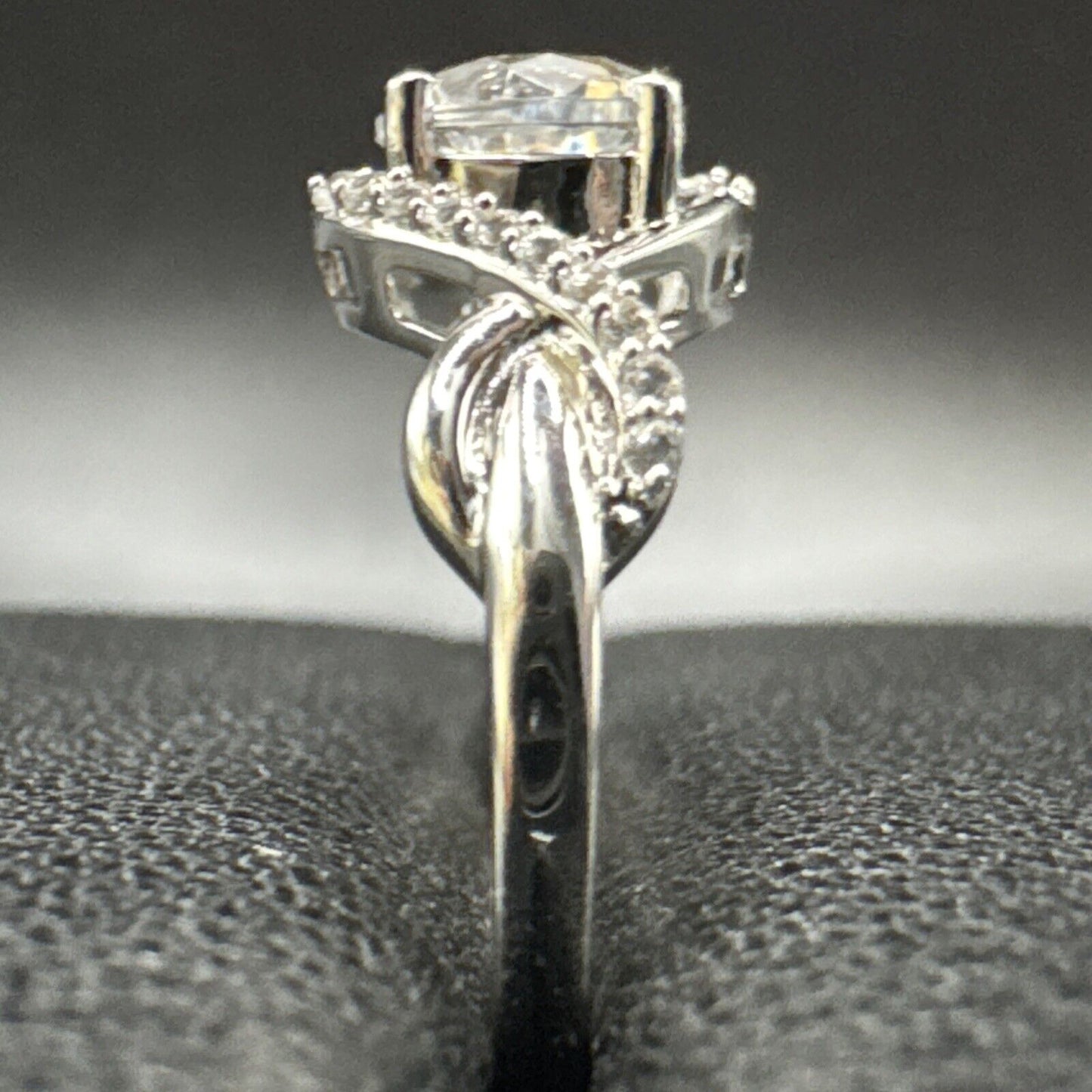 New Condition Sterling Silver White Sapphire Ring 925 Size 7