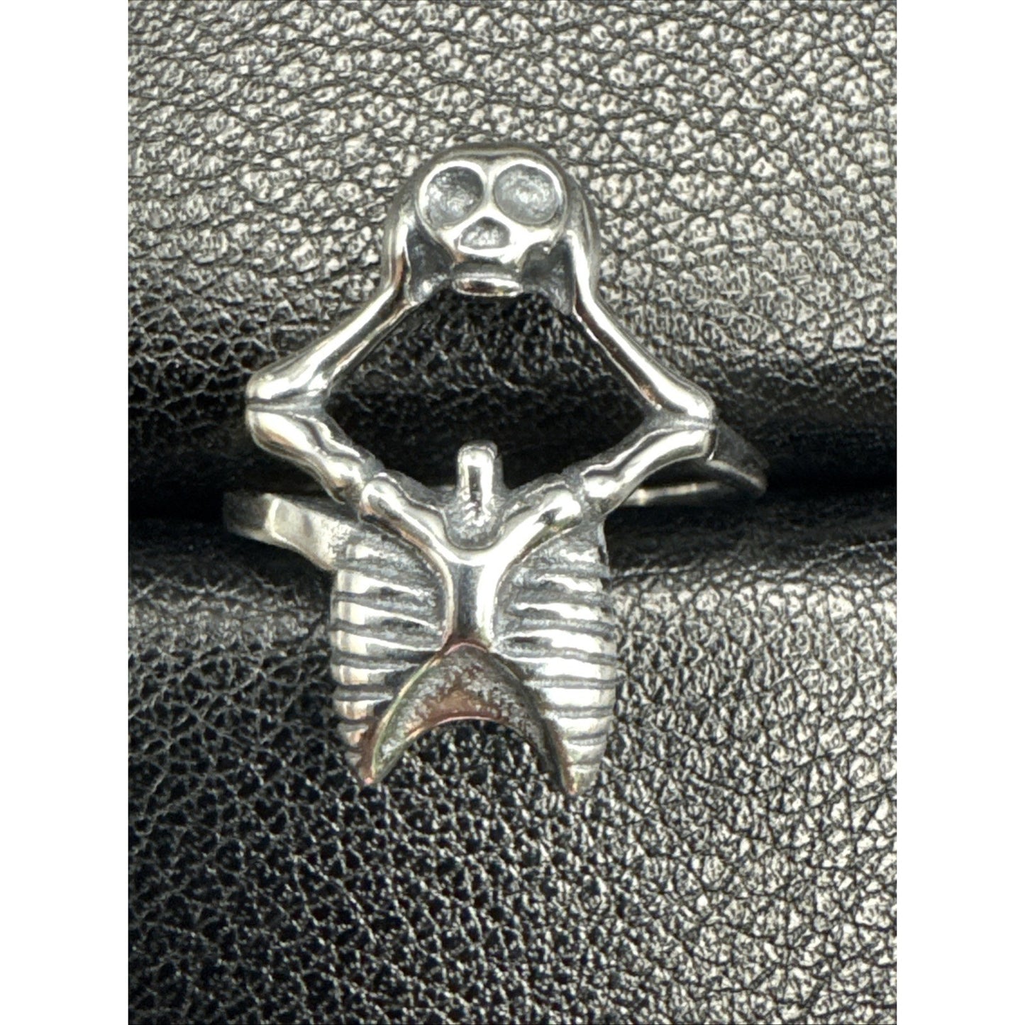 New Condition Sterling Silver Headless Skeleton Skull Ring Size 7