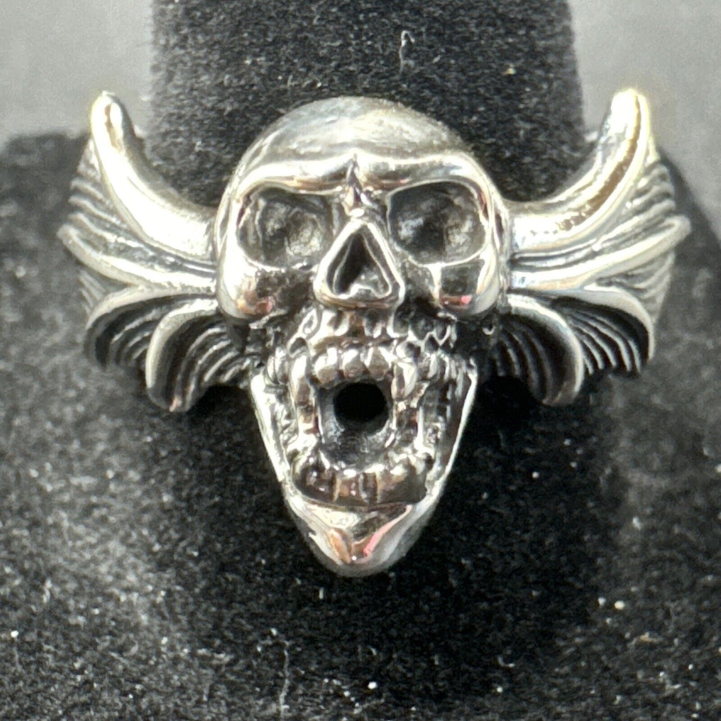 EUC Sterling Silver Screaming Vampire Bat Wings Skull Ring Size 8.50