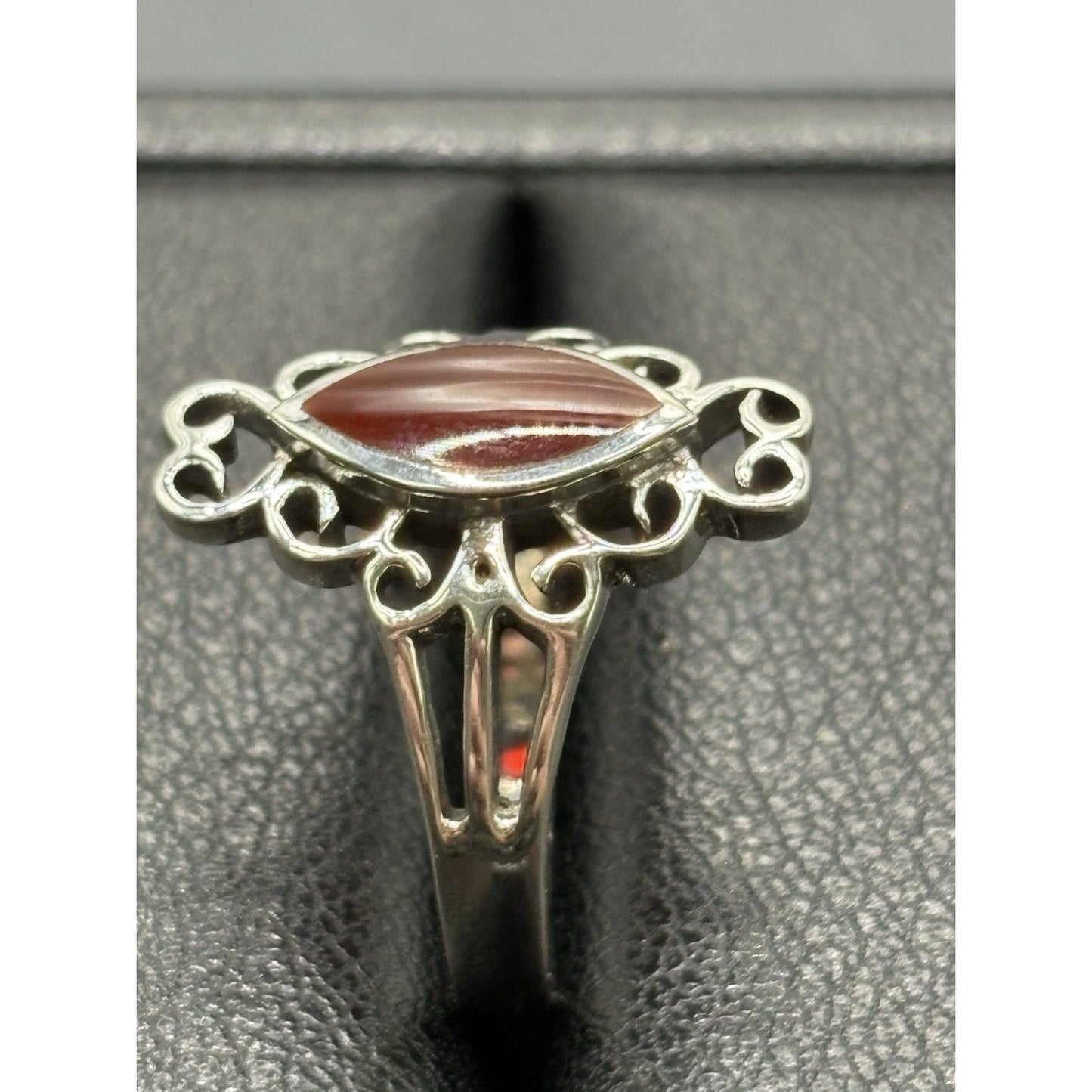 New Condition Sterling Silver Red Carnelian Scroll Ring Size 7