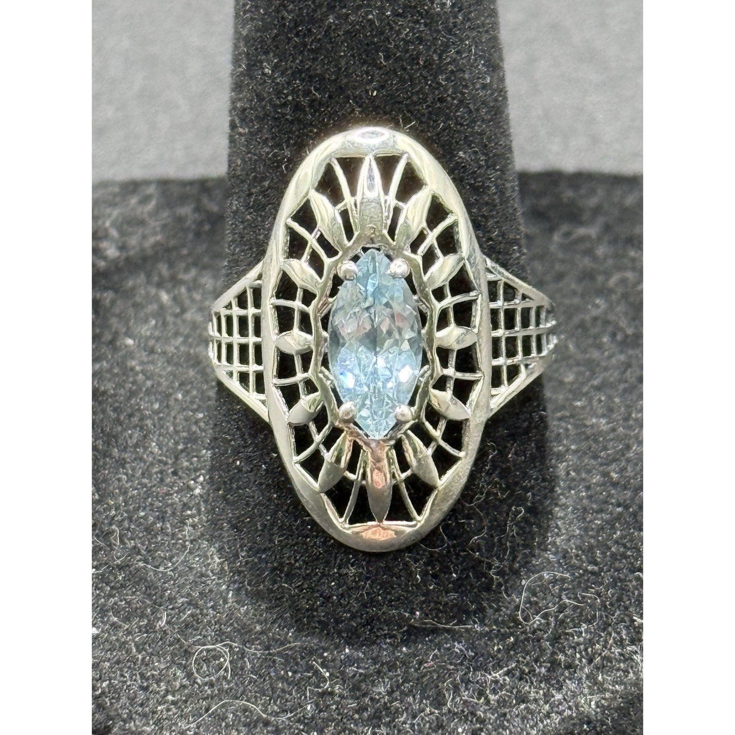 New Condition Sterling Silver Genuine Marquise Topaz Ring Size 9.00 P20