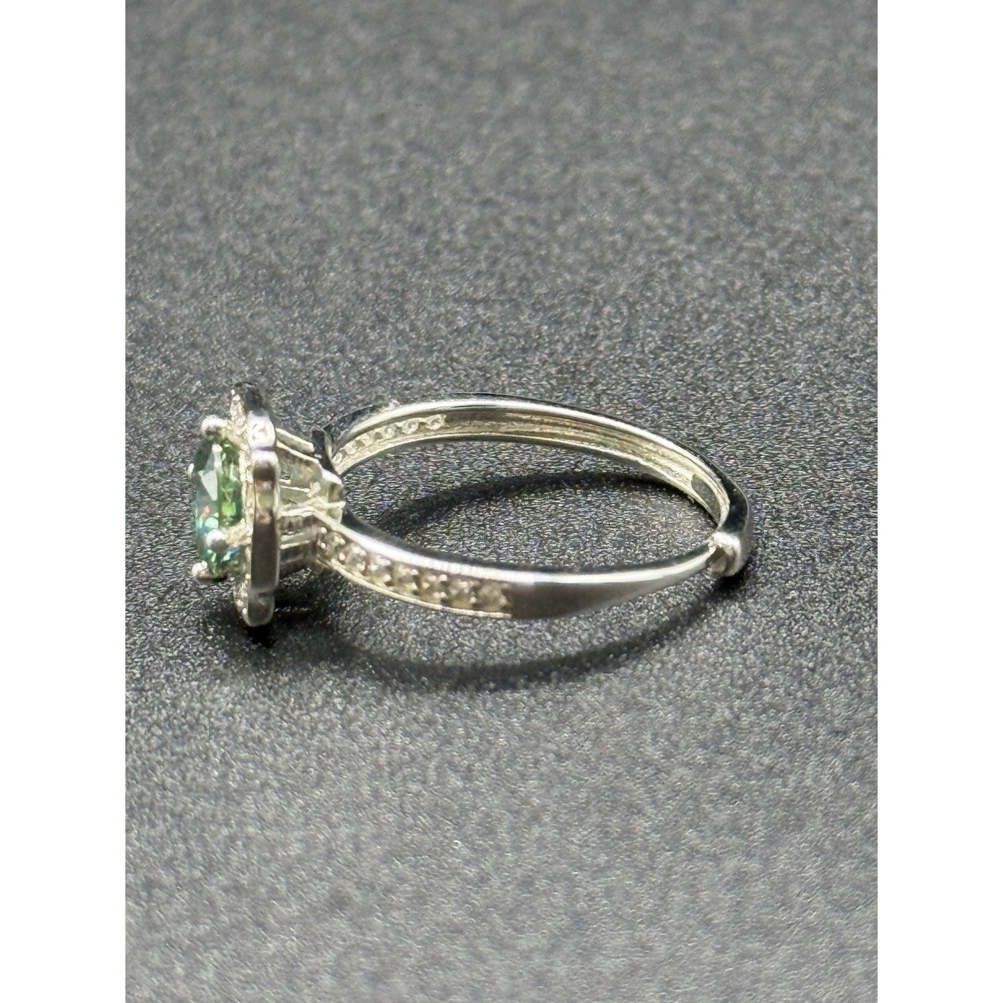 New Condition Blue Green Moissanite Ring Size 7 Adjust Sterling Silver GRA P18