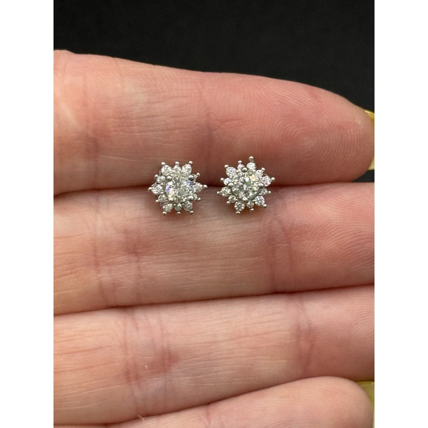 New Condition Sterling Silver Moissanite Starburst Stud Earrings 925