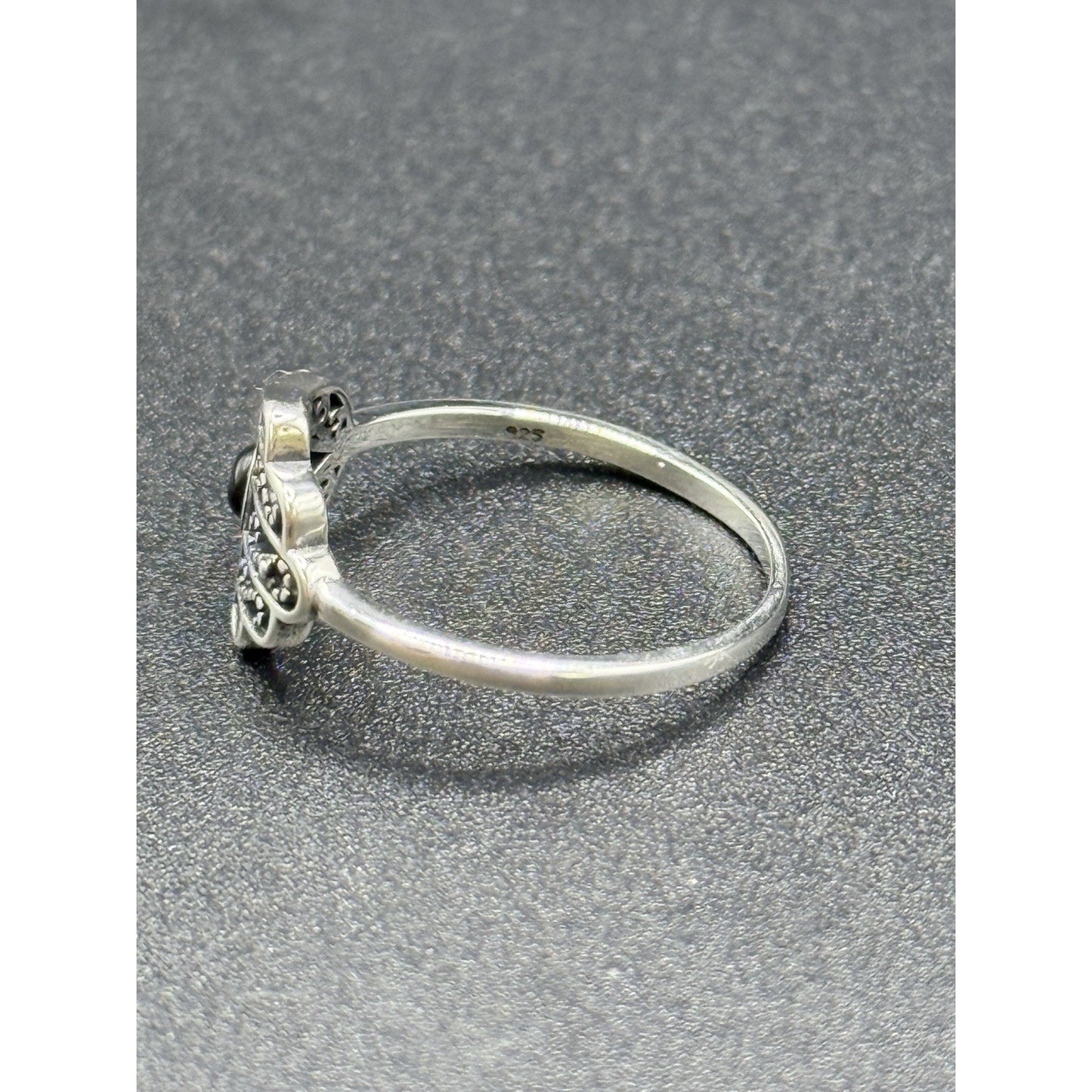 New Condition Sterling Silver Genuine Onyx Hansa Ring Size 7.00