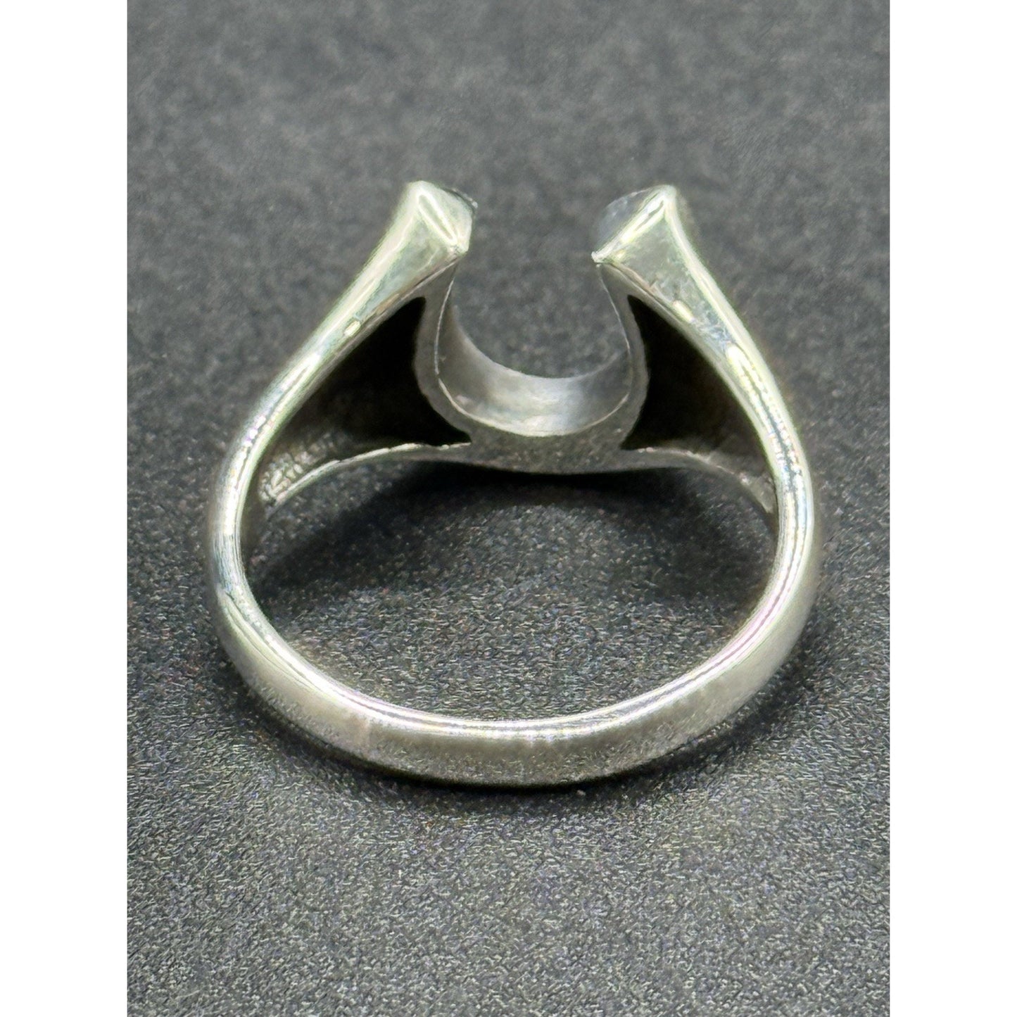 New Condition Sterling Silver Horseshoe Onyx Ring Size 12.00