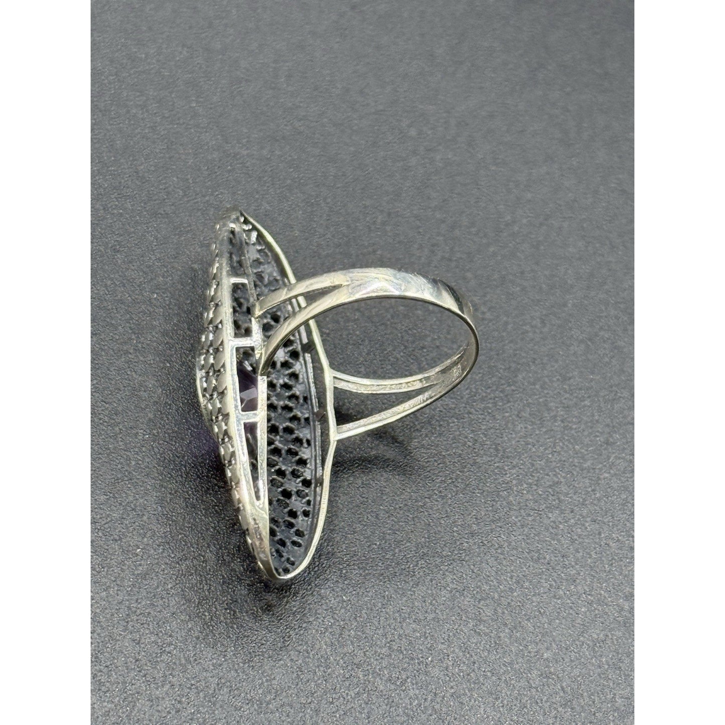 EUC Sterling Silver Oblong Genuine Amethyst Ring Size 7.00 P18
