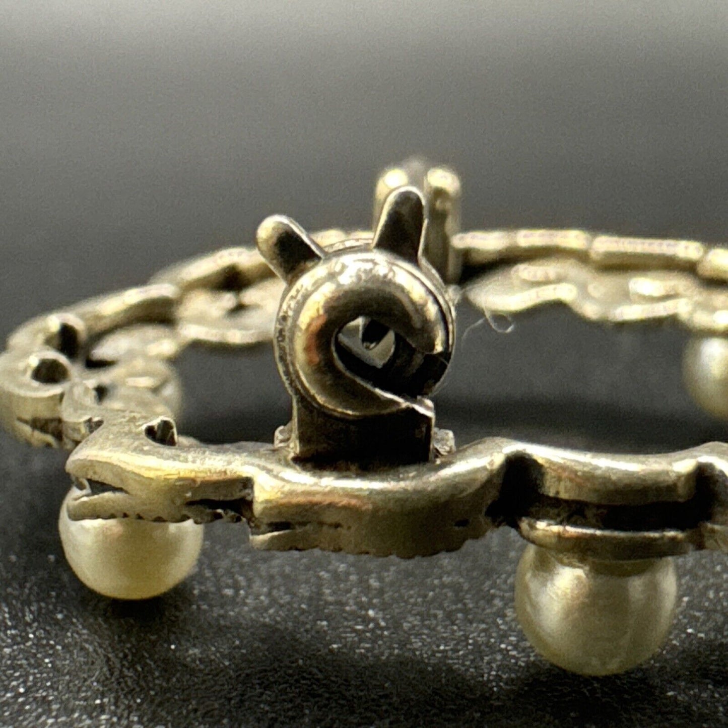 Vintage Sterling Silver Genuine Pearl Marcasite Wreath Brooch Pin 925 N1