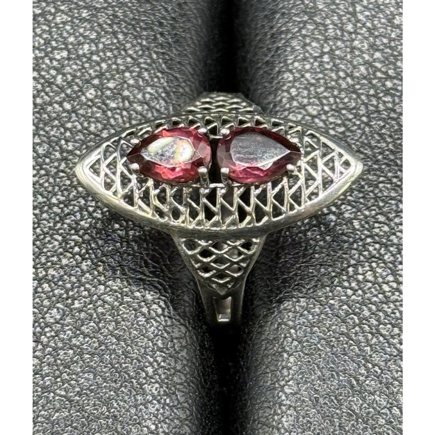 EUC Sterling Silver Genuine Double Pear Garnet Ring Size 8.00 Tested P31