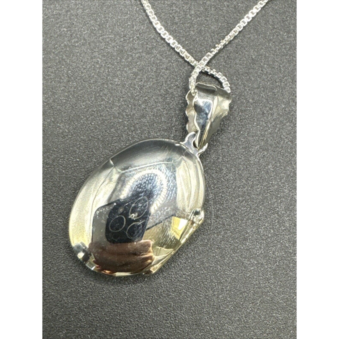 New Condition 20” Sterling Silver Plain Oval Locket Box 925