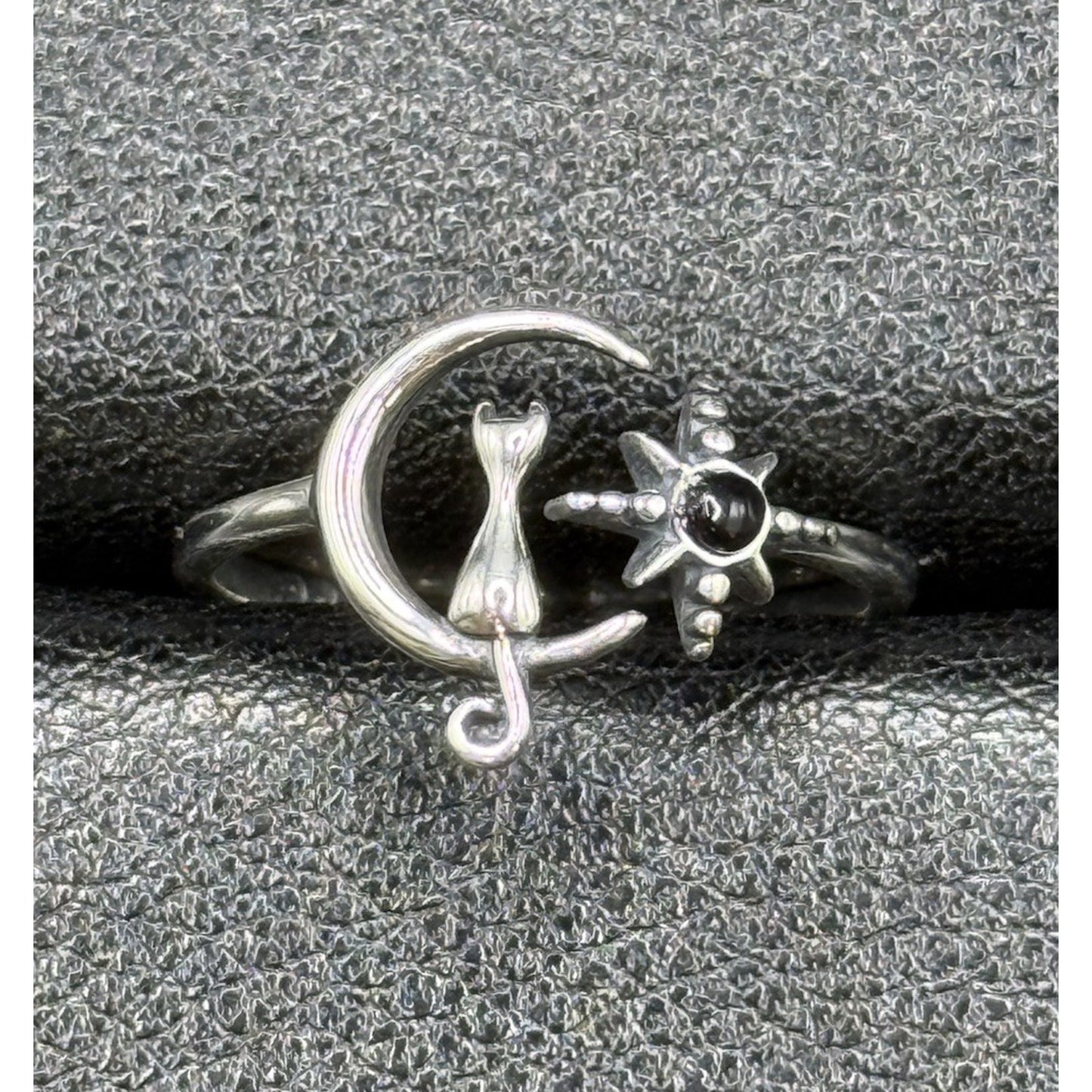New Condition Sterling Silver Cat Onyx Moon Star Ring Size 7.00 Adjustable