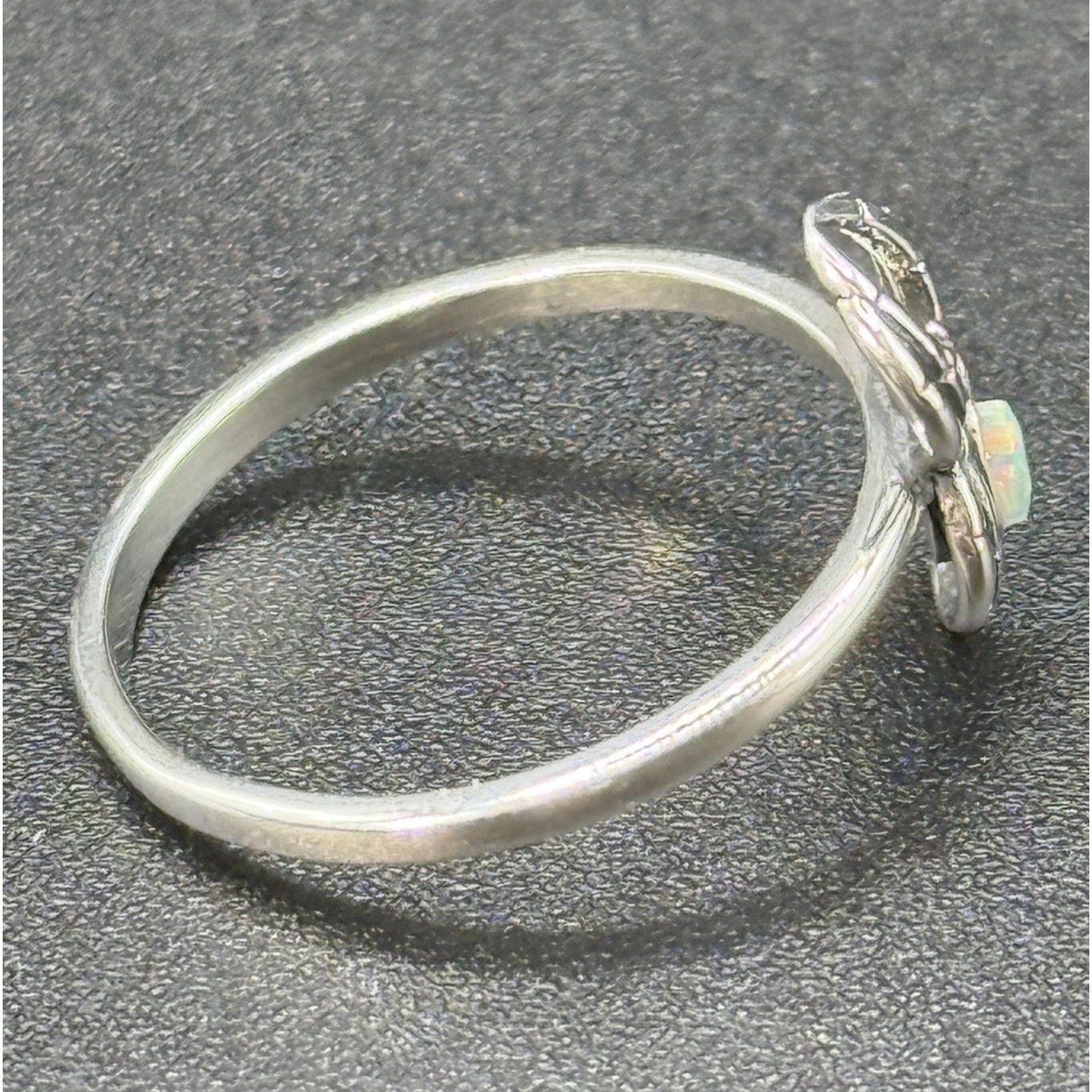 New Condition Sterling Silver Lab Opal Dainty Spider Ring Size 6.50