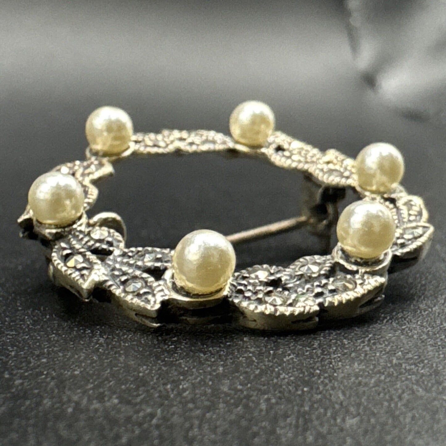 Vintage Sterling Silver Genuine Pearl Marcasite Wreath Brooch Pin 925 N1
