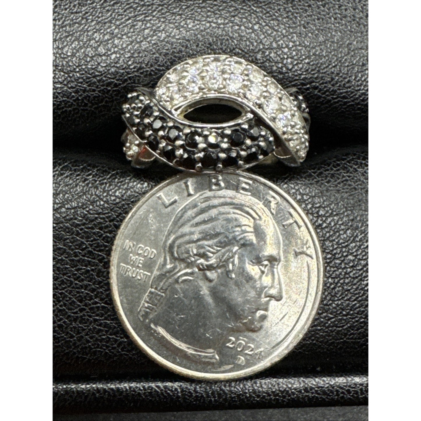 Sterling Silver Black White CZ Wavelength Ring 925 Size 4.5 R07