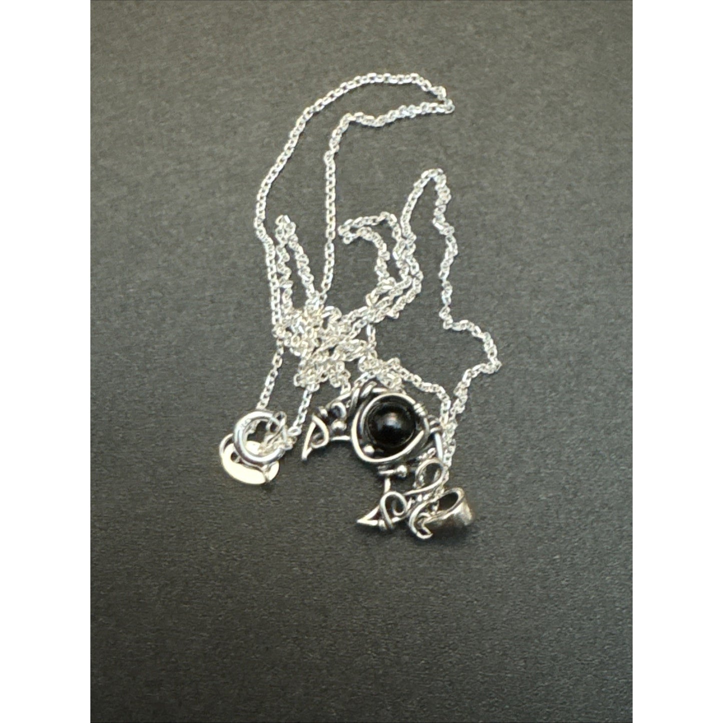 18” New Condition Sterling Silver Onyx Crescent Moon Pendant Necklace