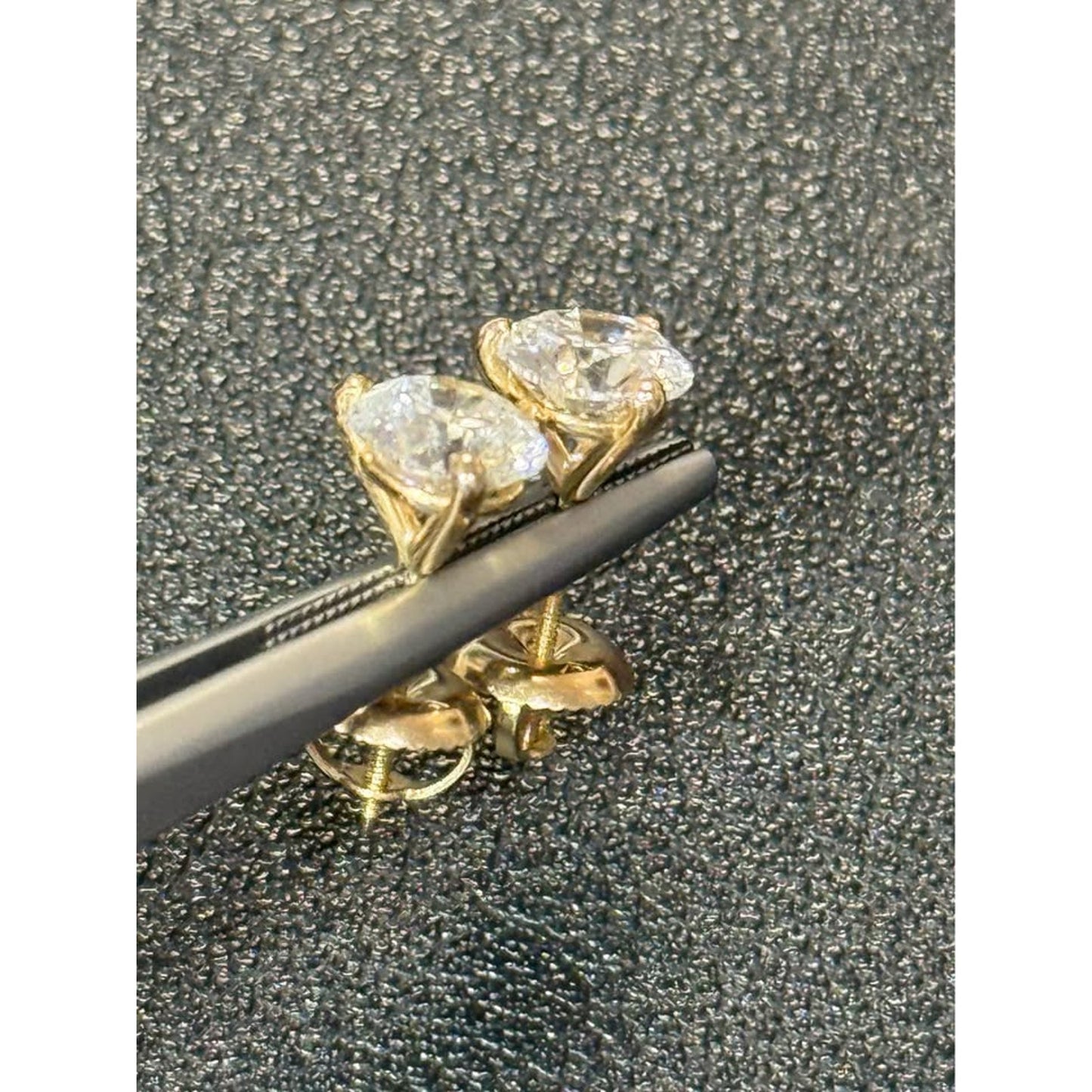 14k Yellow Gold 2.01 Total Weight Round Lab Grown Diamonds E Color VS1/VVS2 IGI