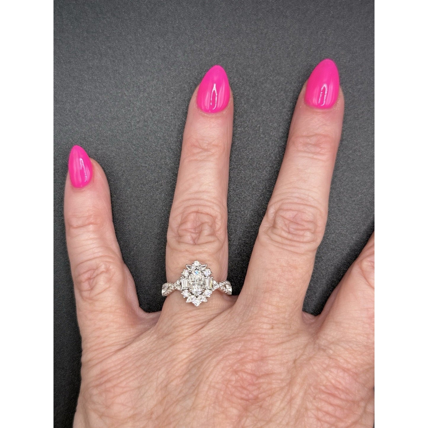 New Condition Sterling Silver Moissanite Oval Center Stone Ring Size 7.00 GRA