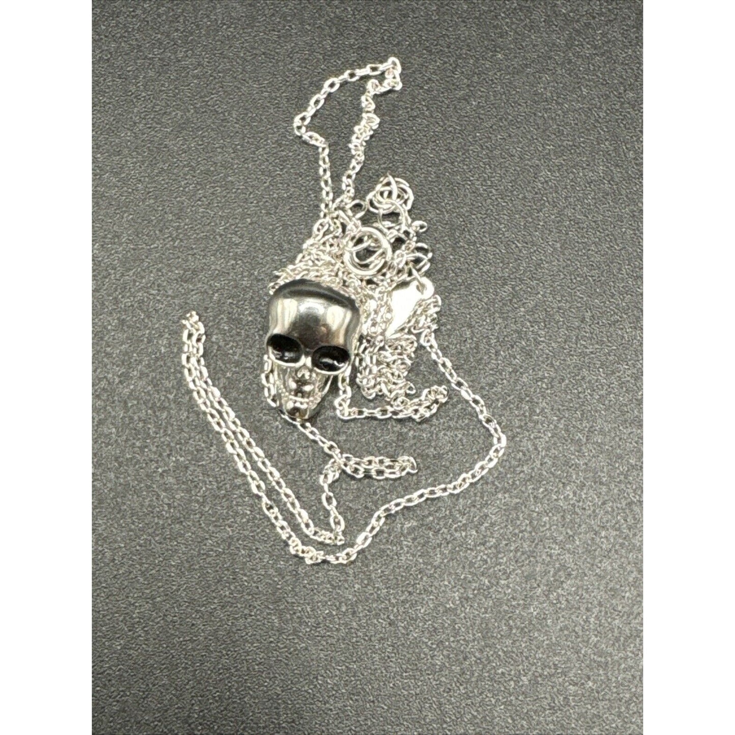 18” New Condition Sterling Silver Dainty Skull Pendant Necklace 925