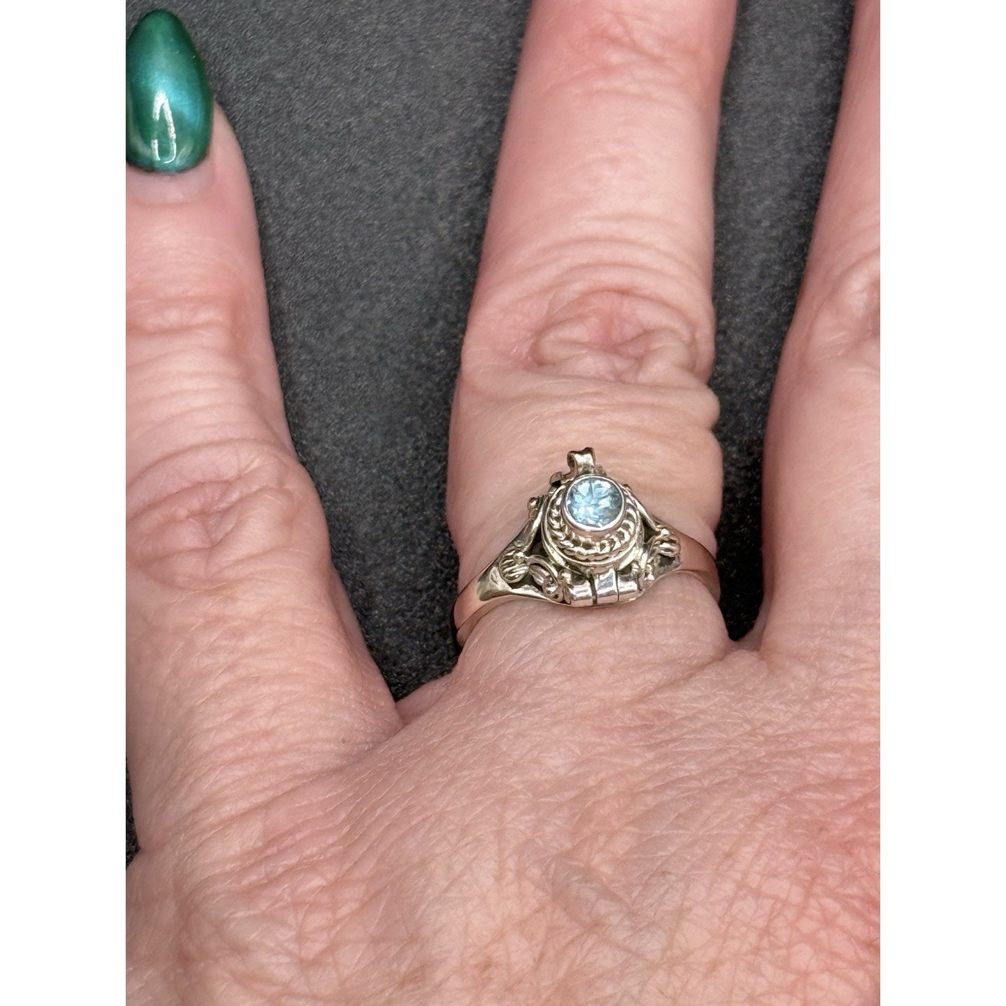 New Condition Sterling Silver Genuine Topaz Poison Ring Size 7.00