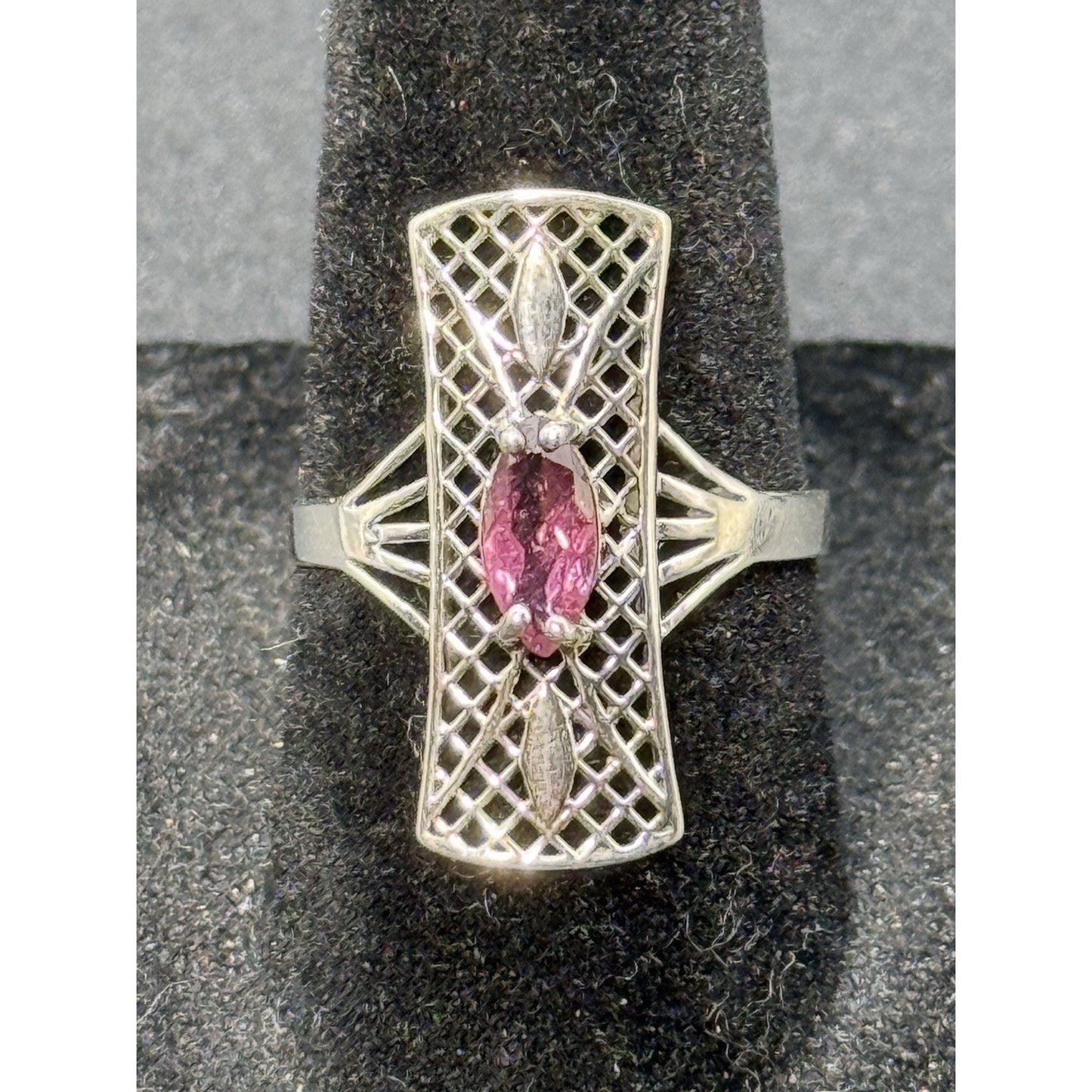 New Condition Sterling Silver Pink Tourmaline Genuine Ring Size 7 P19