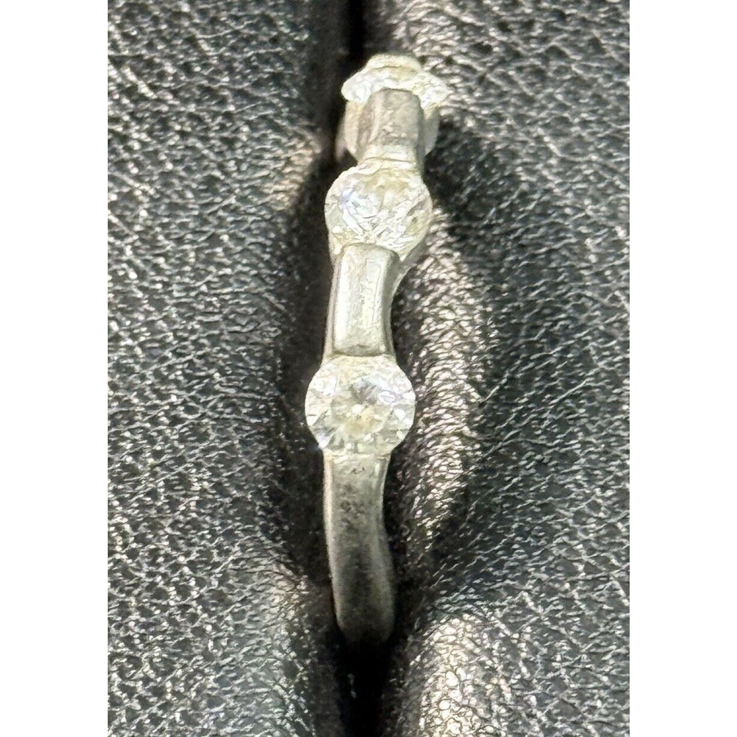 Vintage Sterling Silver Three Cubic Zirconia Band Ring Size 6.00 M29