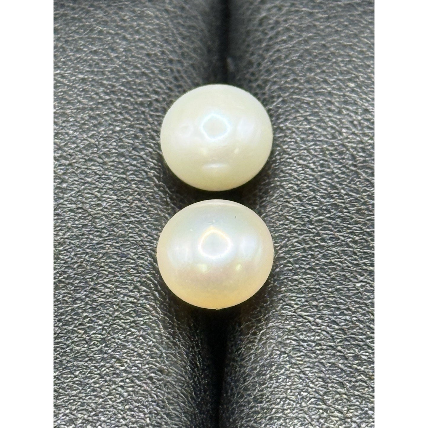 New Condition 9.0-8.5MM Sterling Silver Genuine Freshwater Pearl Stud Earrings