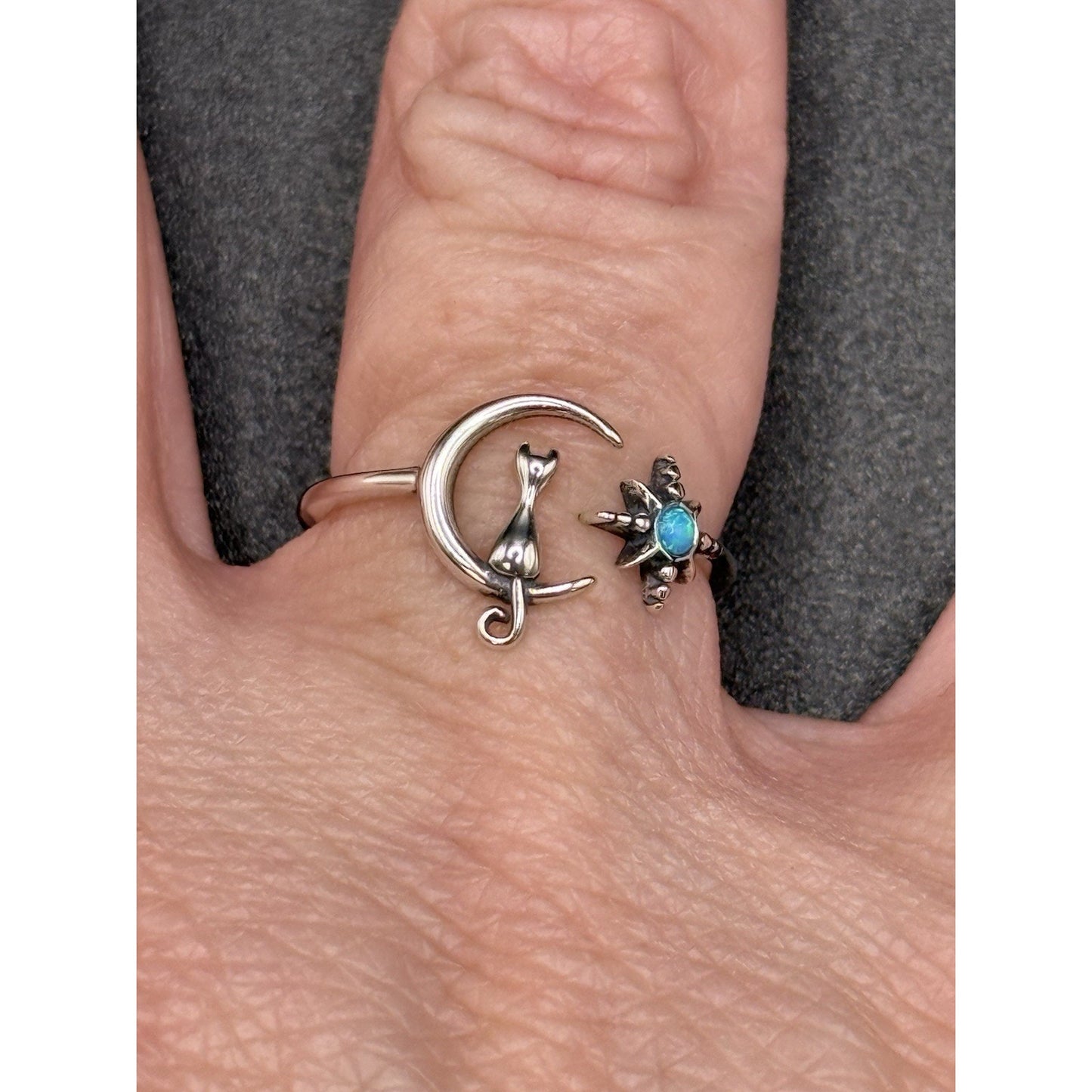 New Condition Sterling Silver Moon Cat Lab Opal Ring Size 7.00 Adjustable