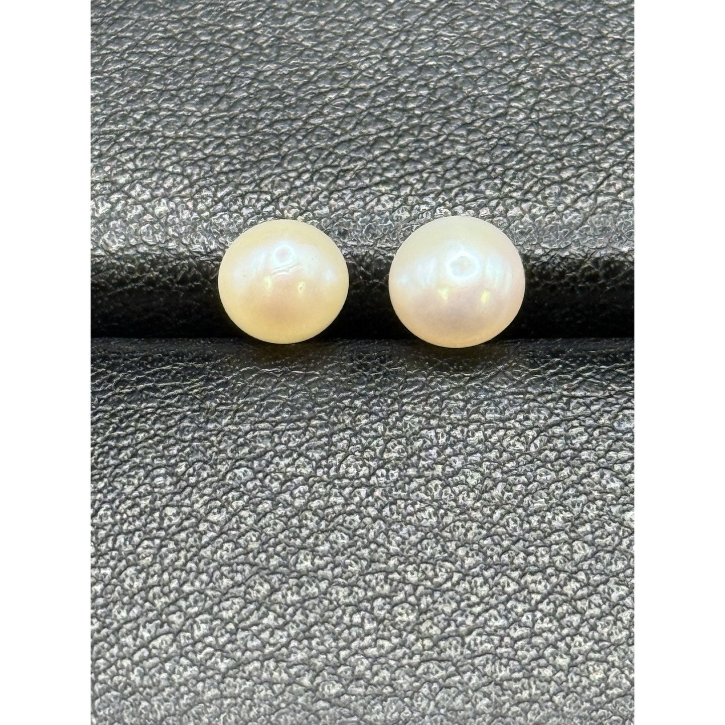 Excellent Used Condition Sterling Silver 6.5MM Genuine Pearl Stud Earrings N17