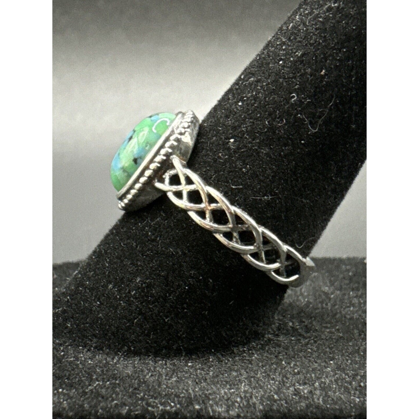 New Condition Sterling Silver Cabachon Turquoise Ring 925 Size 7