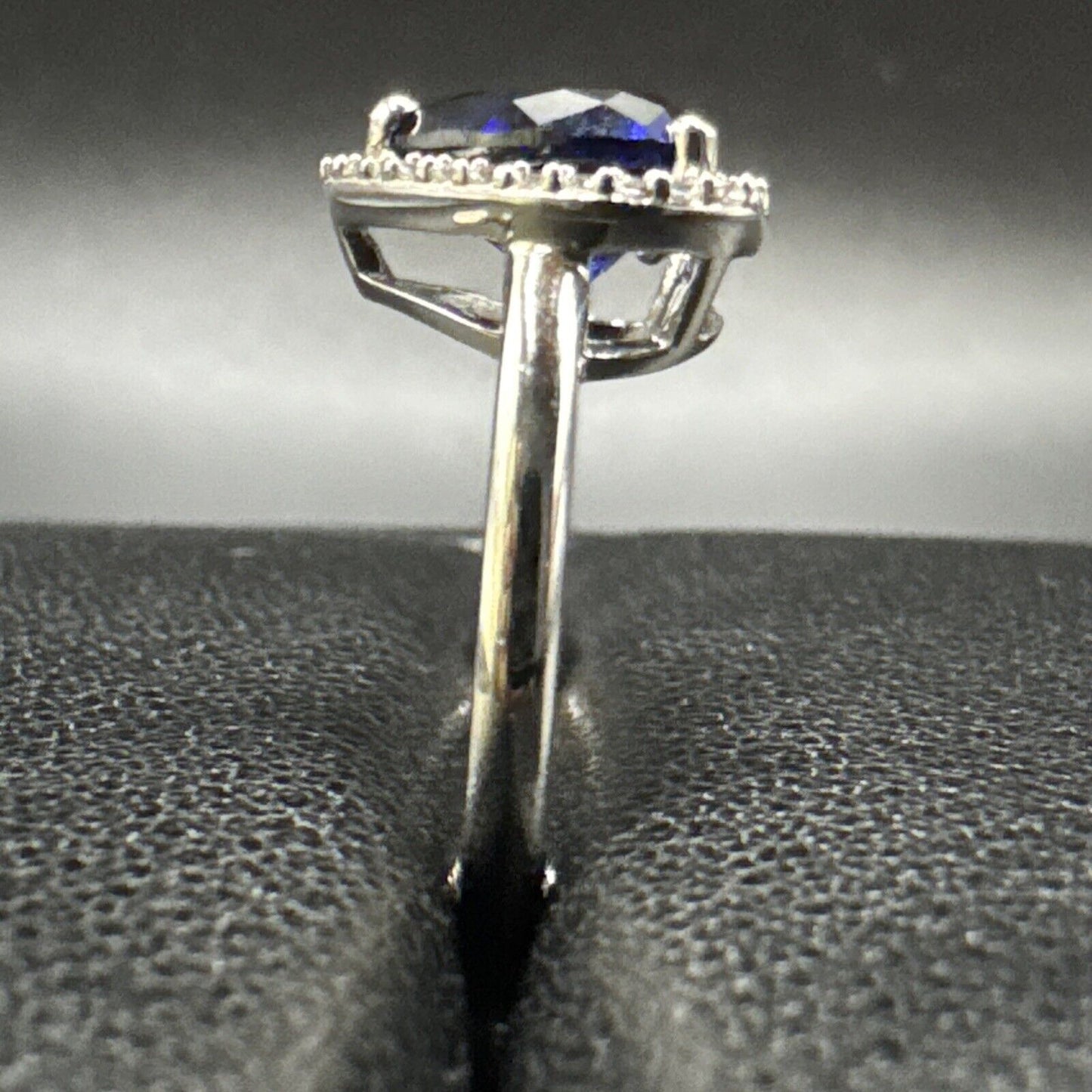 New Condition Sterling Silver Heart Sapphire Ring 925 Size 7